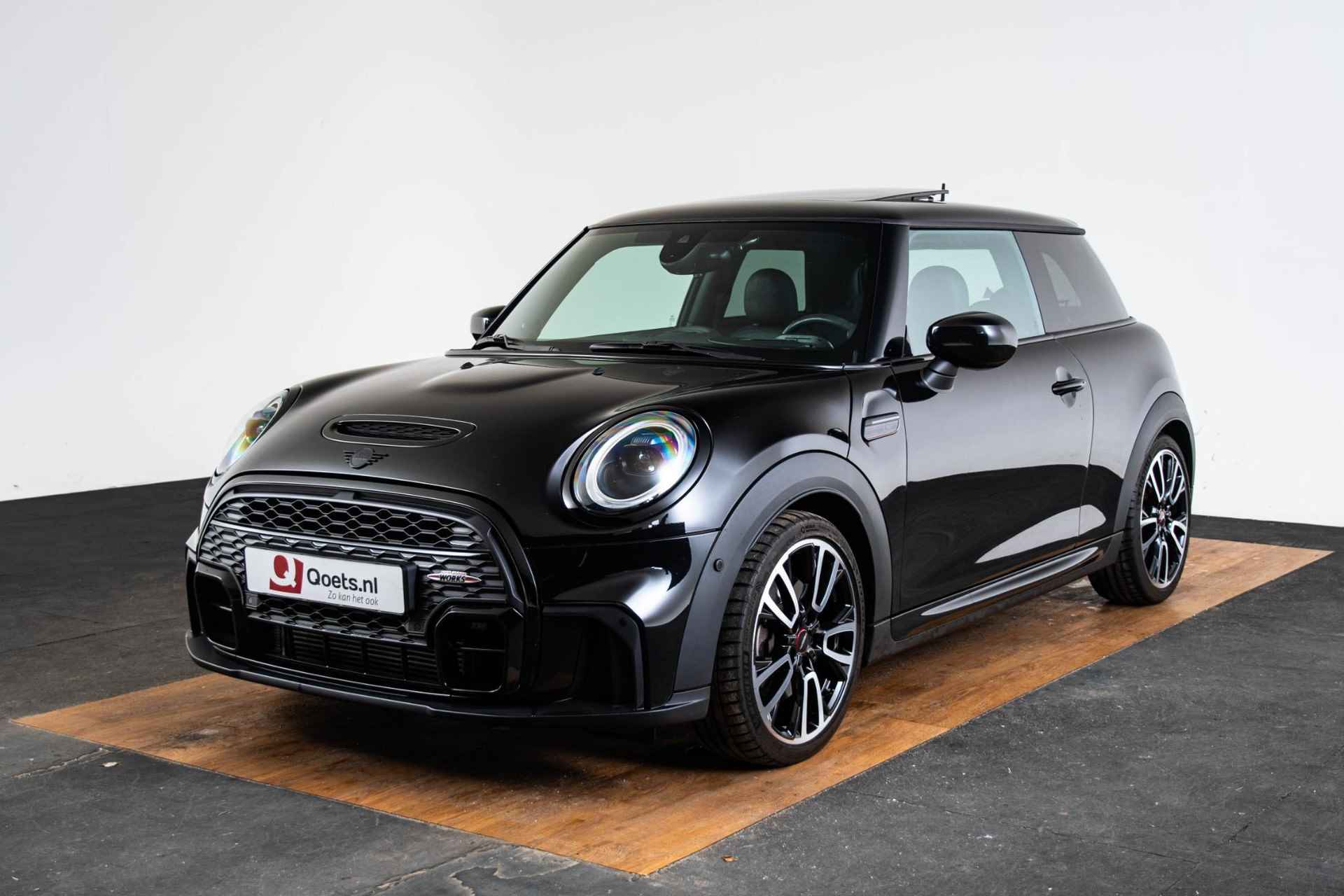 Mini Mini 2.0 Cooper S John Cooper Works Mini Mini 2.0 Cooper S Rockingham GT Edition Schuif/Kantel Dak - Parking/Driving Assistant - Head Up - Elektrisch verwarmbare voorstoelen - Comfort Access - Getinte Ruiten - Cruise Control - John Cooper Works Aerodynamica Kit - - 21/69