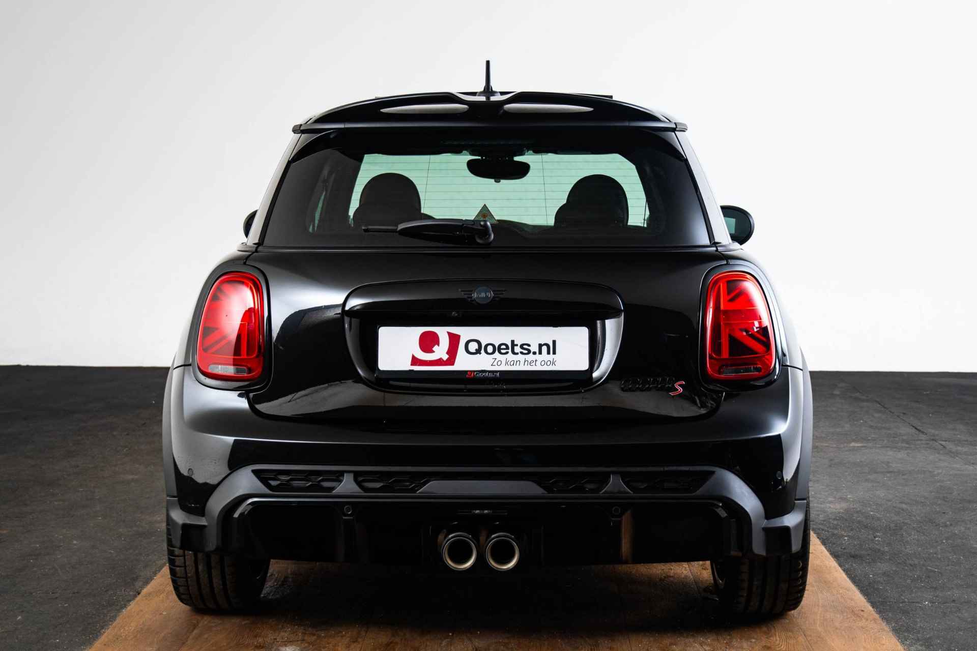 Mini Mini 2.0 Cooper S John Cooper Works Mini Mini 2.0 Cooper S Rockingham GT Edition Schuif/Kantel Dak - Parking/Driving Assistant - Head Up - Elektrisch verwarmbare voorstoelen - Comfort Access - Getinte Ruiten - Cruise Control - John Cooper Works Aerodynamica Kit - - 35/69