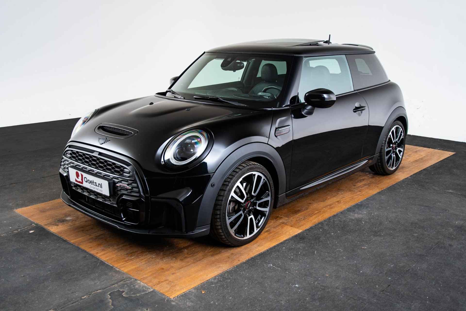 Mini Mini 2.0 Cooper S John Cooper Works Mini Mini 2.0 Cooper S Rockingham GT Edition Schuif/Kantel Dak - Parking/Driving Assistant - Head Up - Elektrisch verwarmbare voorstoelen - Comfort Access - Getinte Ruiten - Cruise Control - John Cooper Works Aerodynamica Kit - - 67/69