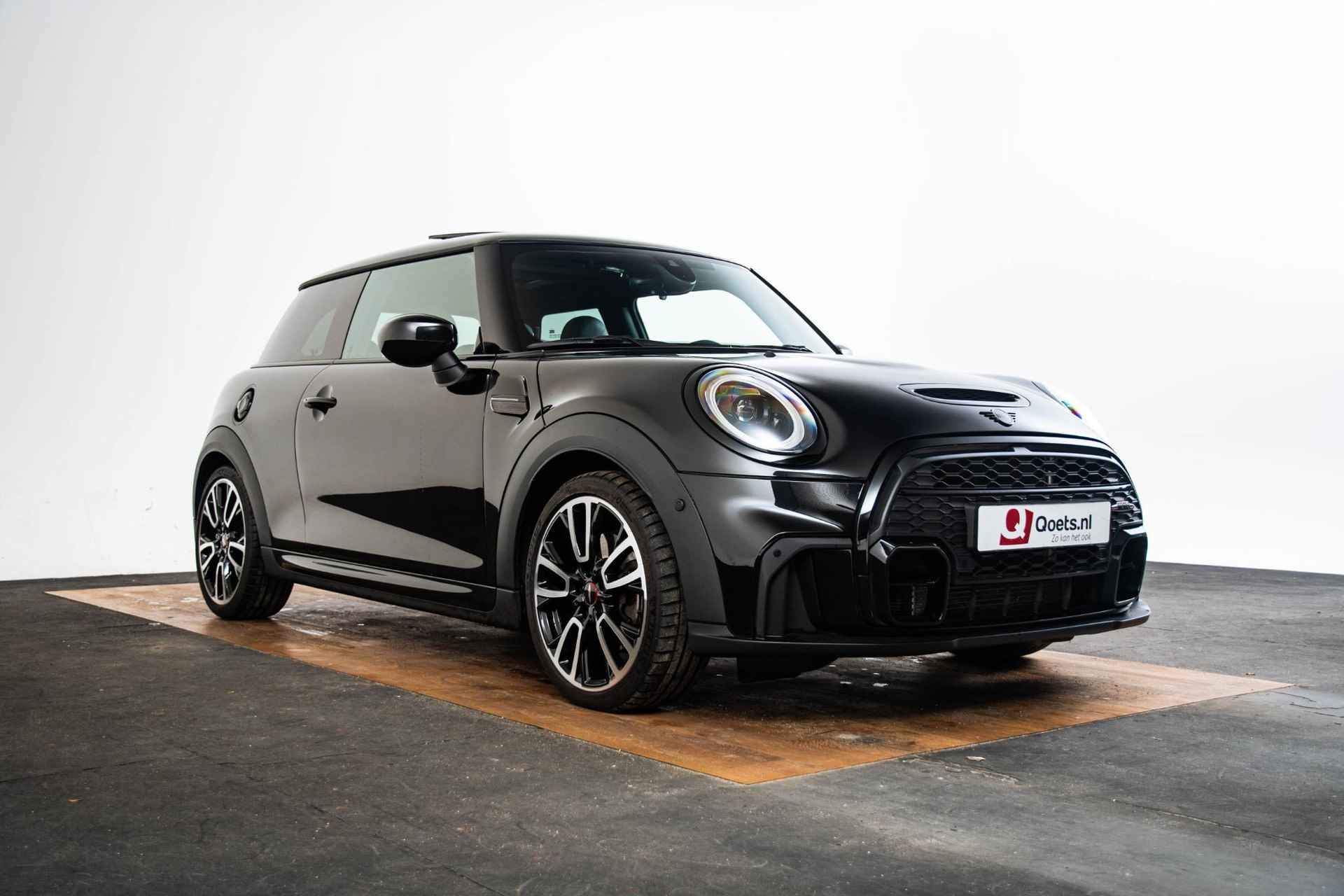 Mini Mini 2.0 Cooper S John Cooper Works Mini Mini 2.0 Cooper S Rockingham GT Edition Schuif/Kantel Dak - Parking/Driving Assistant - Head Up - Elektrisch verwarmbare voorstoelen - Comfort Access - Getinte Ruiten - Cruise Control - John Cooper Works Aerodynamica Kit - - 68/69