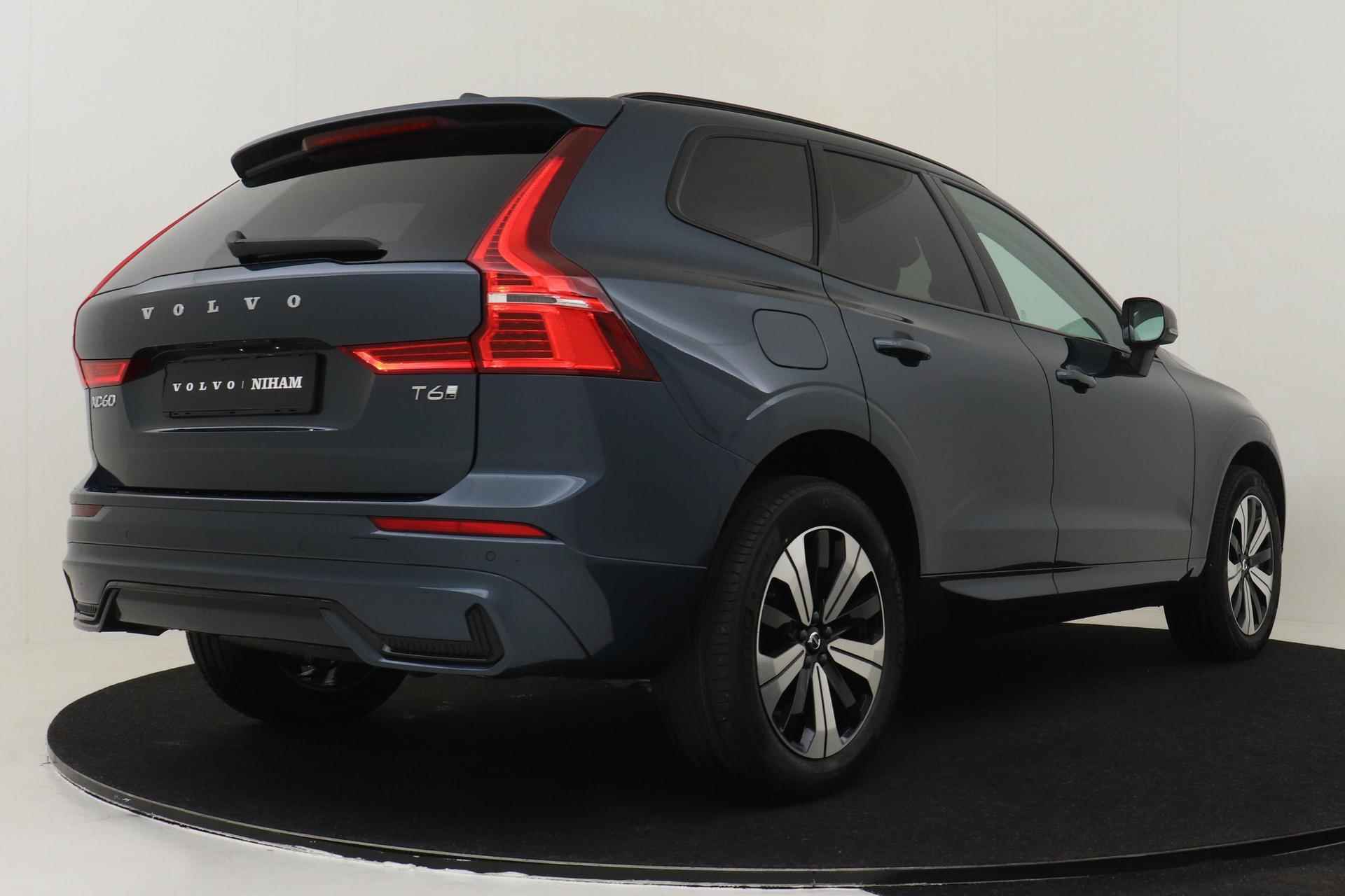 Volvo XC60 T6 RECHARGE AWD PLUS DARK *NIEUW* -PANO.DAK|HARMAN/KARDON|TREKHAAK|POWER-SEATS - 3/32