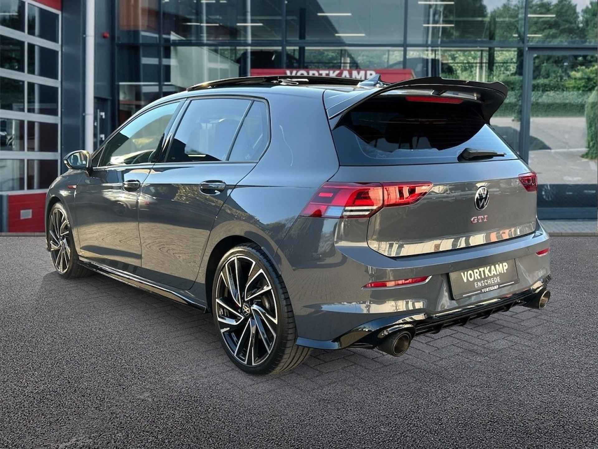 VOLKSWAGEN Golf 2.0 TSI DSG GTI CLUBSPORT MILTEK/PANO-DAK/CAMERA/NAVI/ACC/CARPLA - 7/26