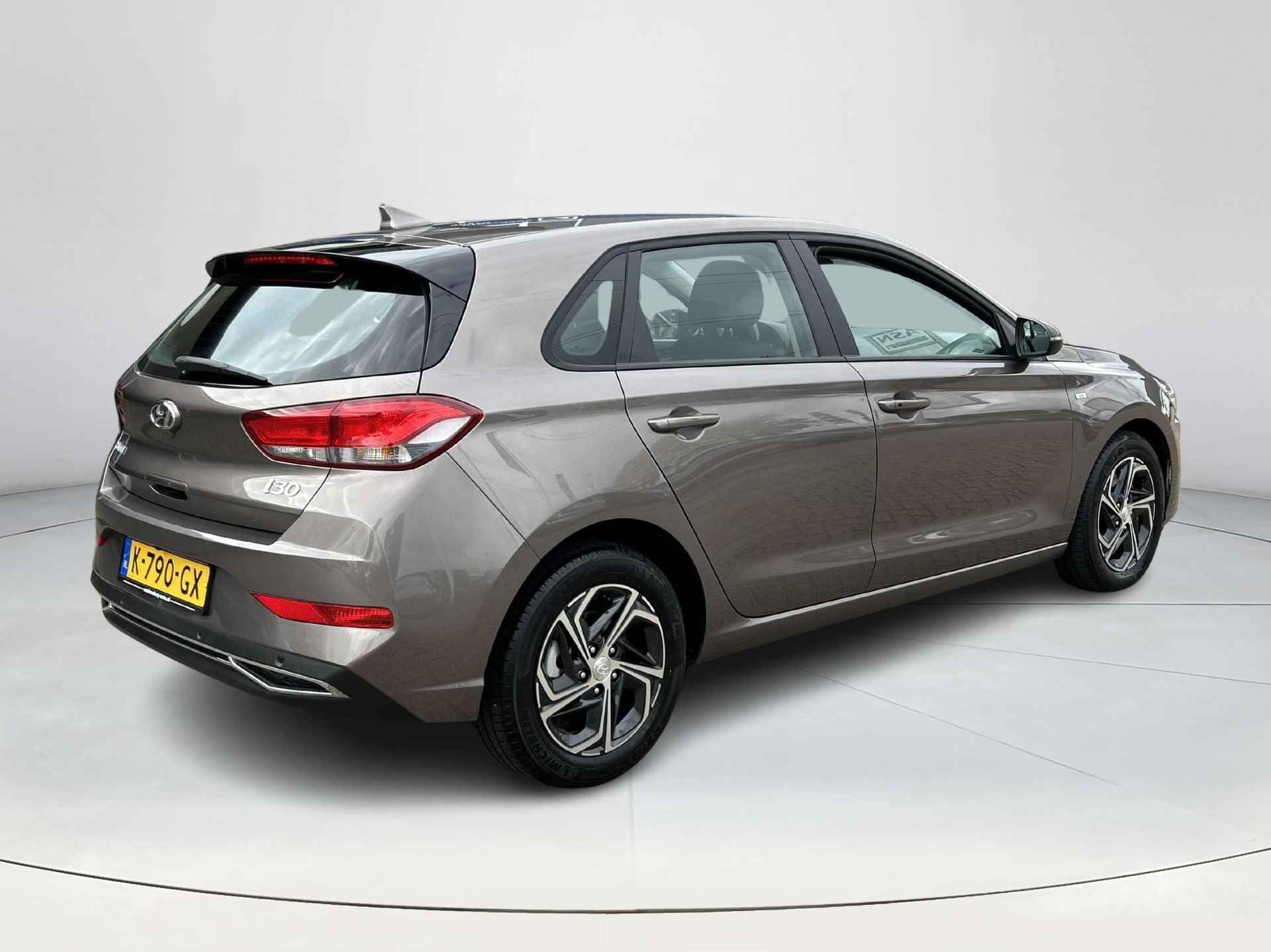 Hyundai i30 1.0 T-GDi MHEV Comfort Smart Automaat | Rijklaarprijs! | Navi | Climate Control | Cruise Control | LM velgen | 1ste eigenaar - dealeronderhouden! | Inclusief 36 maanden garantie! | - 6/29