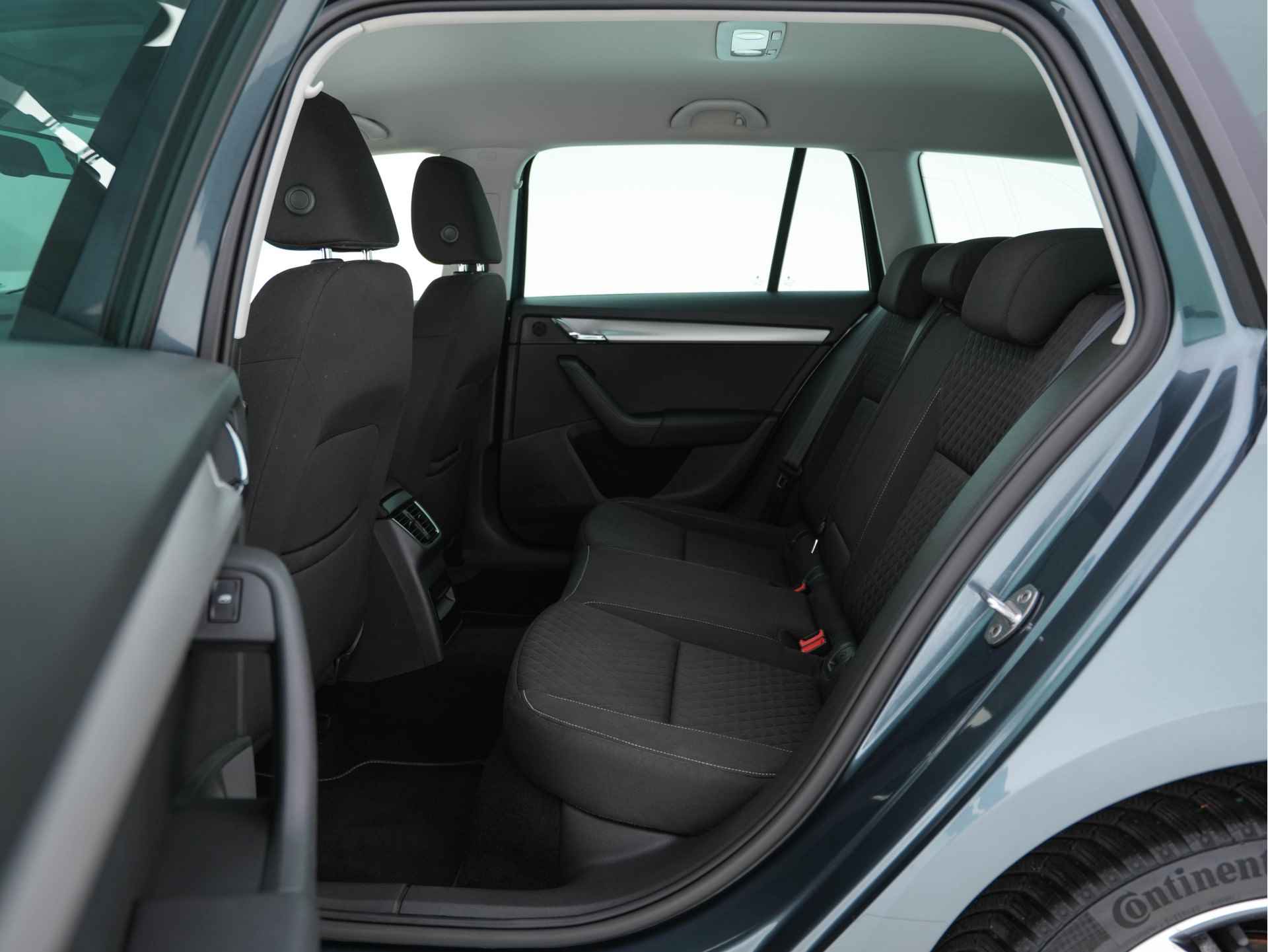 Škoda Octavia Combi 1.6 TDI Greentech Edition-Businessline Aut. *NAVI-FULLMAP | AMUNDSEN-AUDIO | ECC | PDC | CRUISE | COMFORT-SEATS | 17"ALU* - 9/31