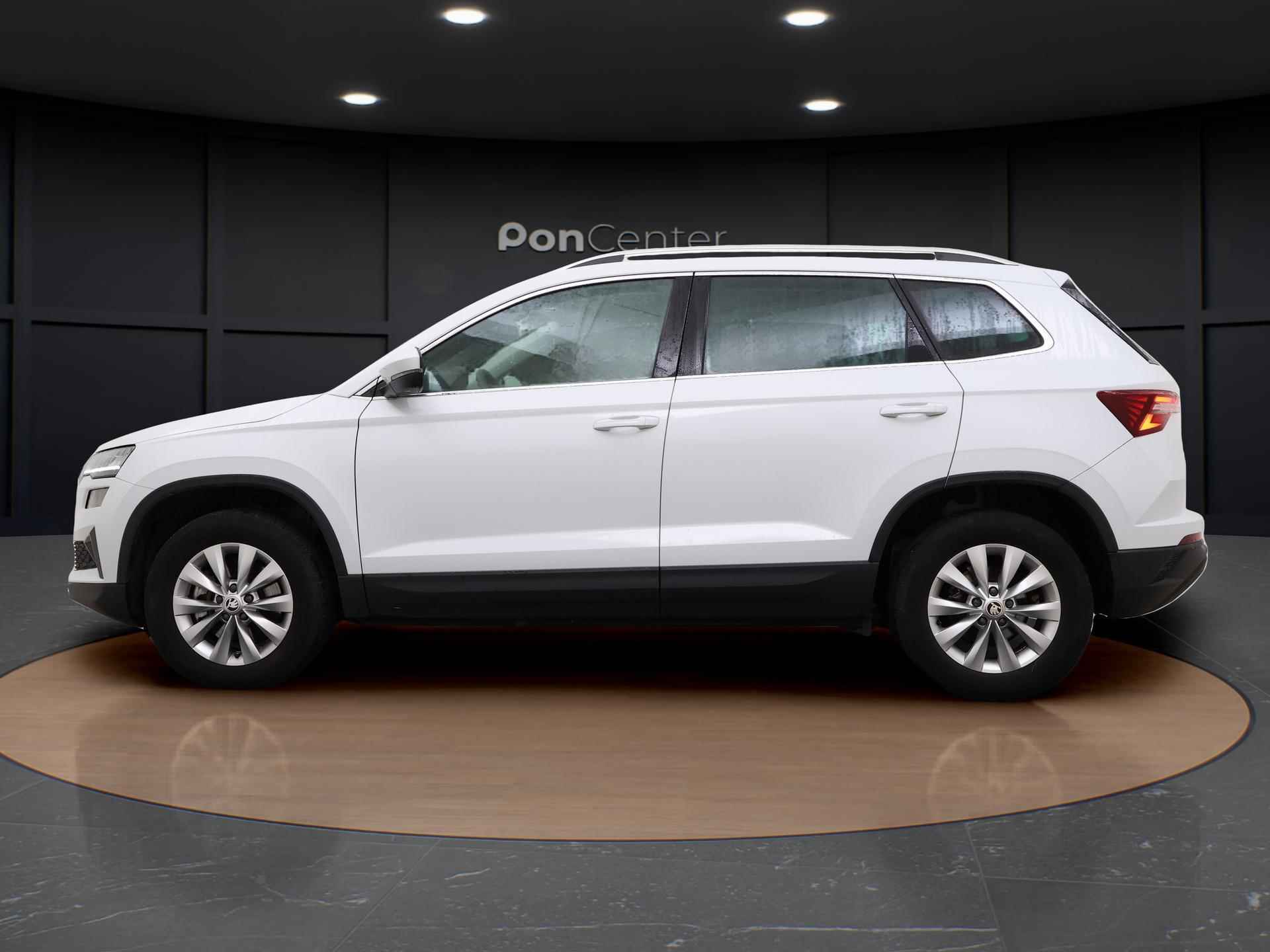 Skoda Karoq 1.5 TSI ACT 150 PK DSG Business Edition | WORDT VERWACHT | Apple CarPlay | ACC | Parkeerhulp | Getint Glas | Camera | Keyless | - 4/8