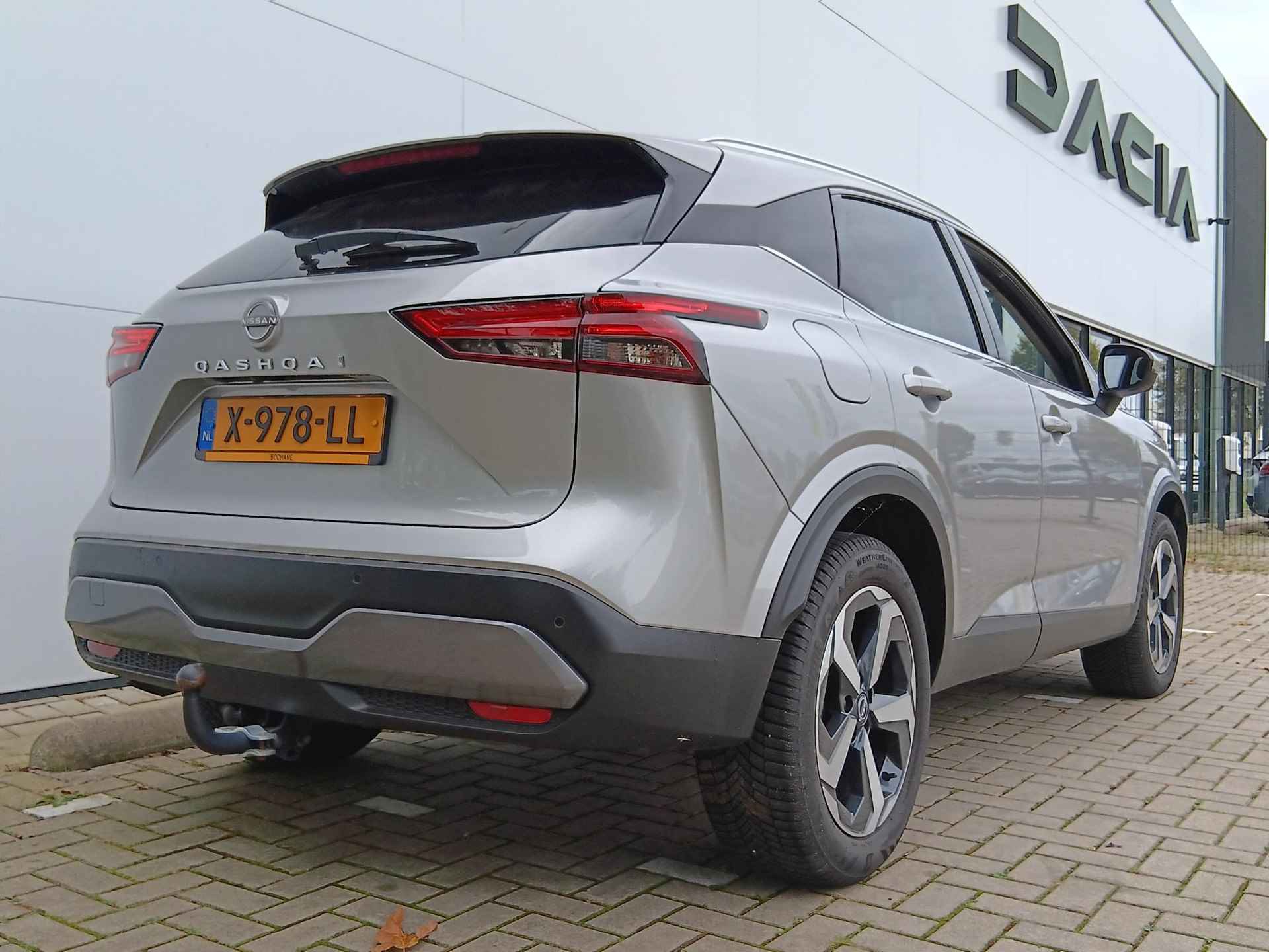 Nissan Qashqai 1.3 MHEV 158 Xtronic N-Connecta Trekhaak / Panoramadak / Automaat / Climate Control / Camera 360 / Full LED / Navigatie - 28/37