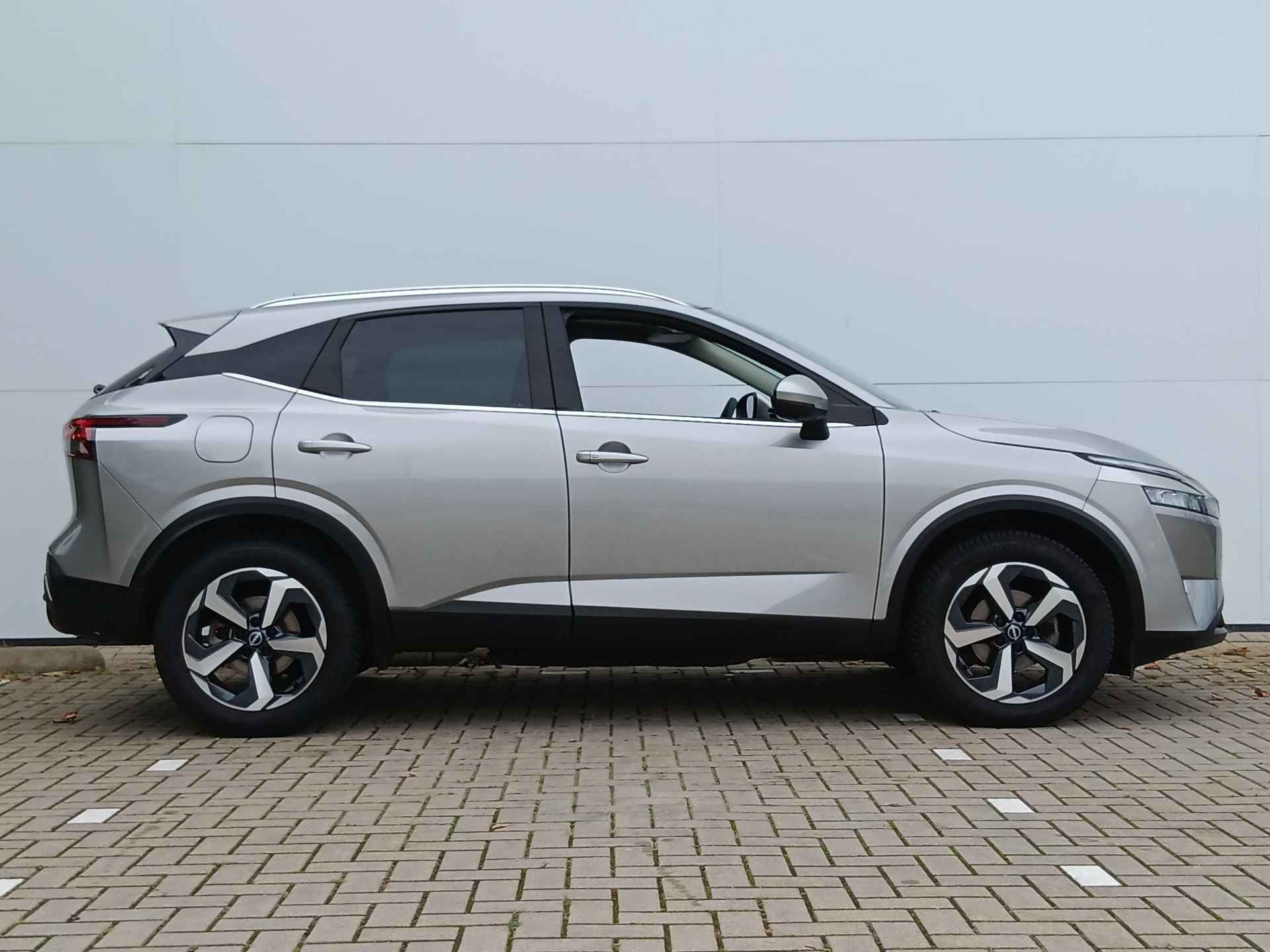 Nissan Qashqai 1.3 MHEV 158 Xtronic N-Connecta Trekhaak / Panoramadak / Automaat / Climate Control / Camera 360 / Full LED / Navigatie - 36/37