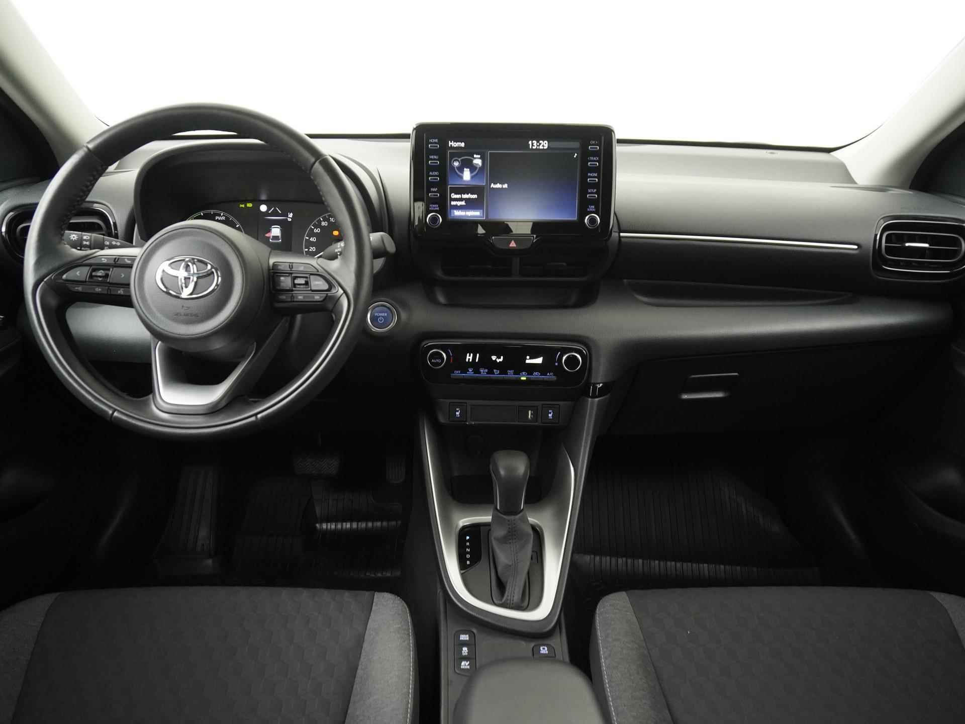 Toyota Yaris 1.5 Hybrid Active | Camera | Carplay | Adapt cruise | Winter pakket |  Zondag Open! - 5/36