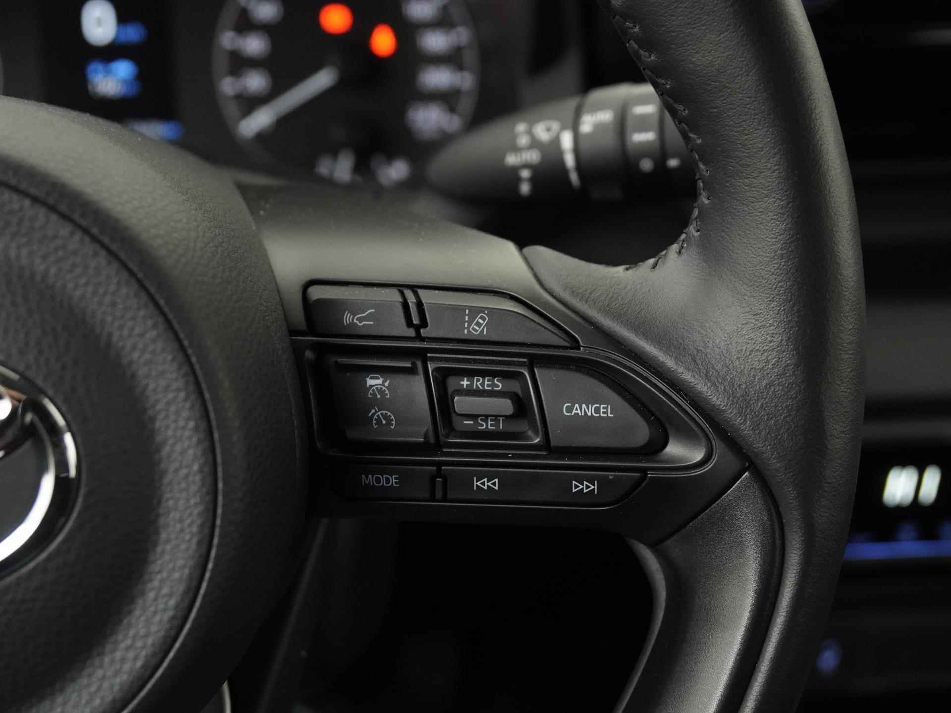Toyota Yaris 1.5 Hybrid Active | Camera | Carplay | Adapt cruise | Winter pakket |  Zondag Open! - 9/36