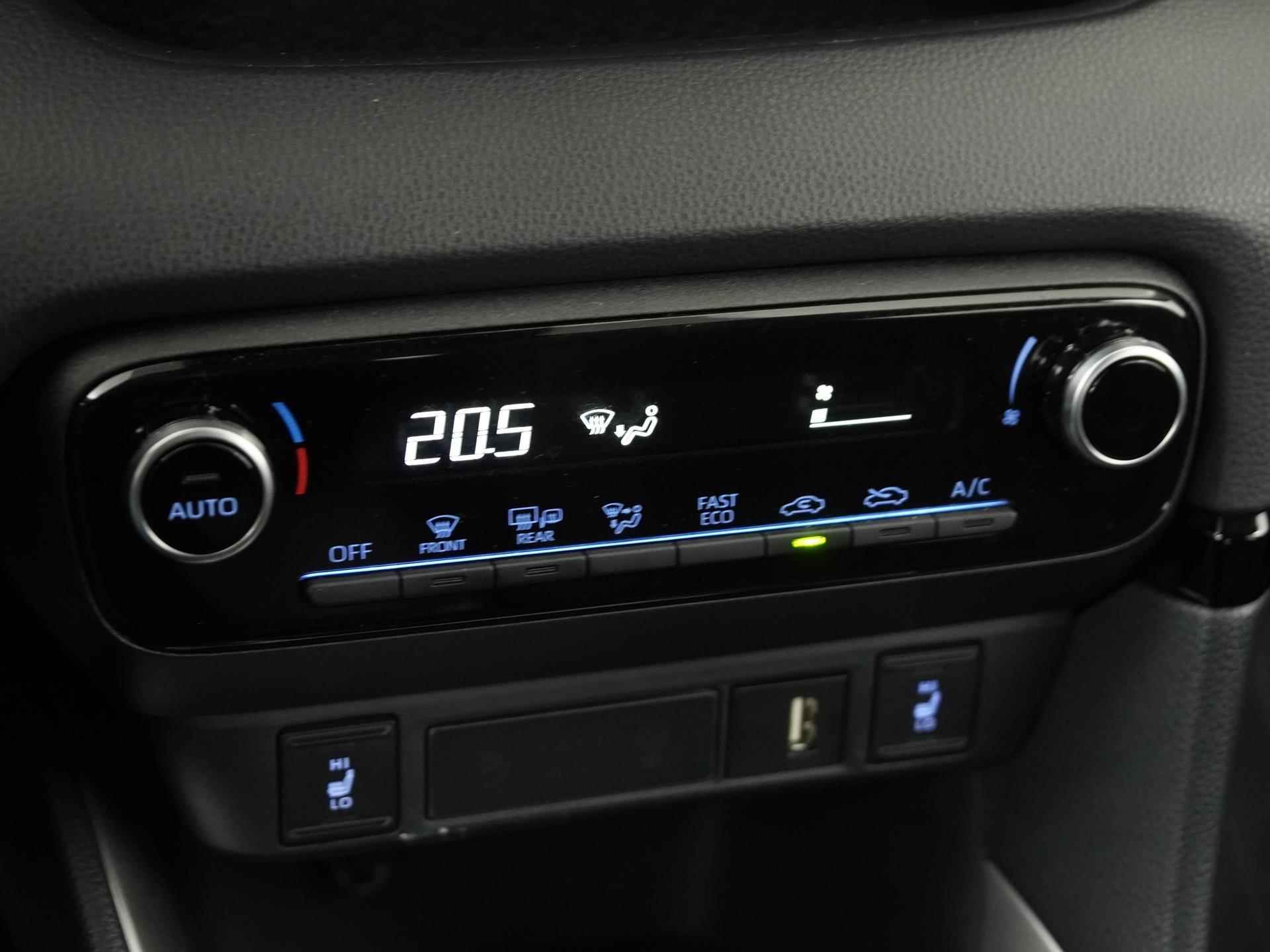 Toyota Yaris 1.5 Hybrid Active | Camera | Carplay | Adapt cruise | Winter pakket |  Zondag Open! - 10/36