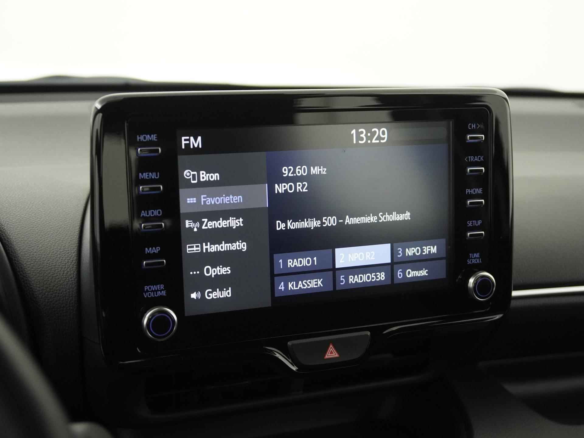 Toyota Yaris 1.5 Hybrid Active | Camera | Carplay | Adapt cruise | Winter pakket |  Zondag Open! - 13/36