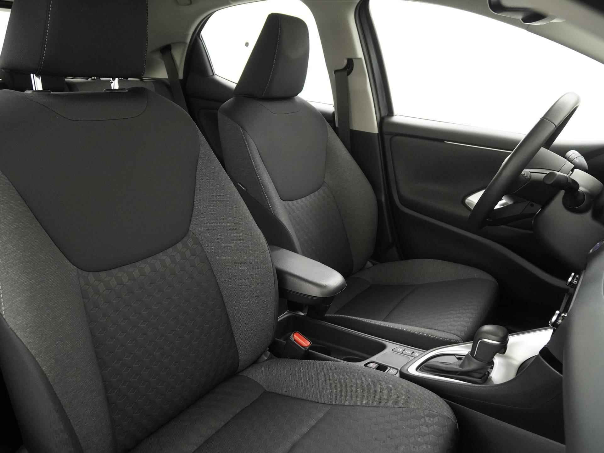 Toyota Yaris 1.5 Hybrid Active | Camera | Carplay | Adapt cruise | Winter pakket |  Zondag Open! - 24/36
