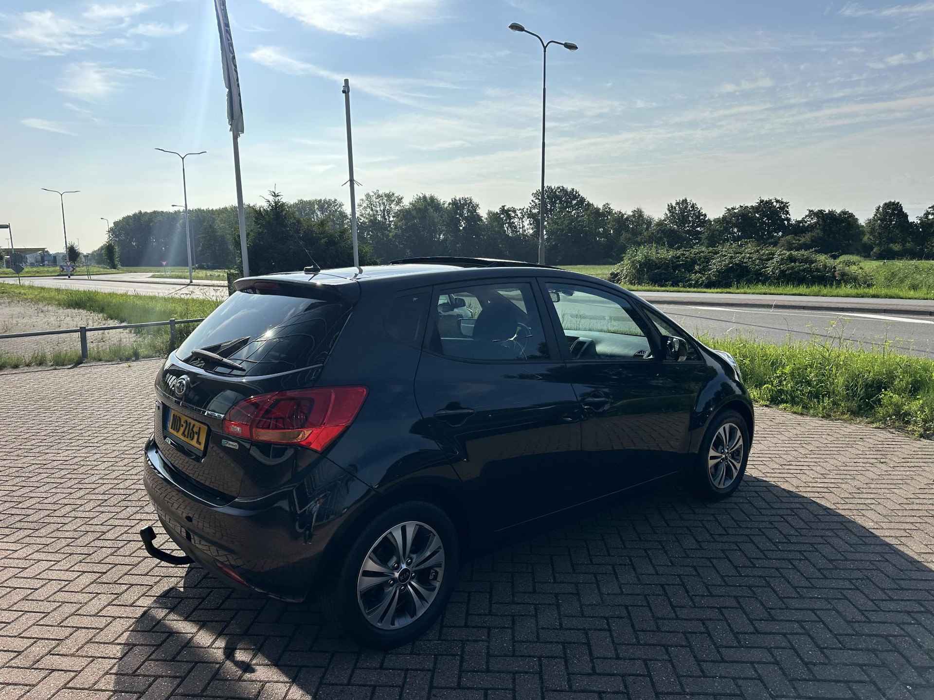 Kia Venga 1.4 CVVT ExecutiveLine Trekhaak | Pano | Dealeronderhouden - 3/23