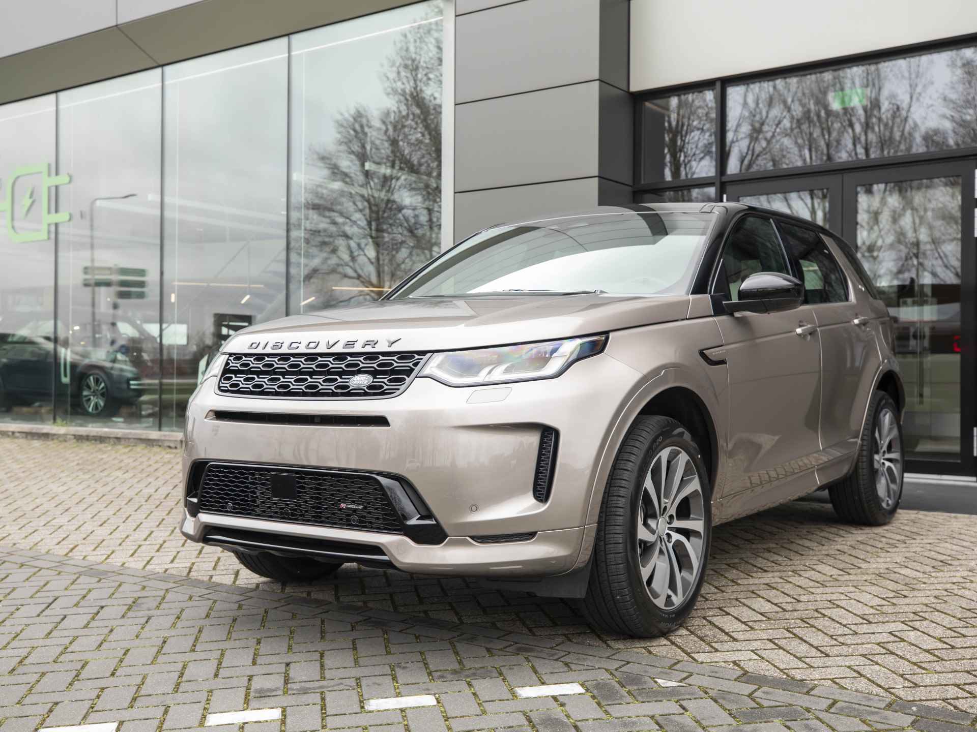 Land Rover Discovery Sport P300e R-Dynamic S | Light Oyster | Adaptive Cruise | Elek. Haak | LED - 9/59