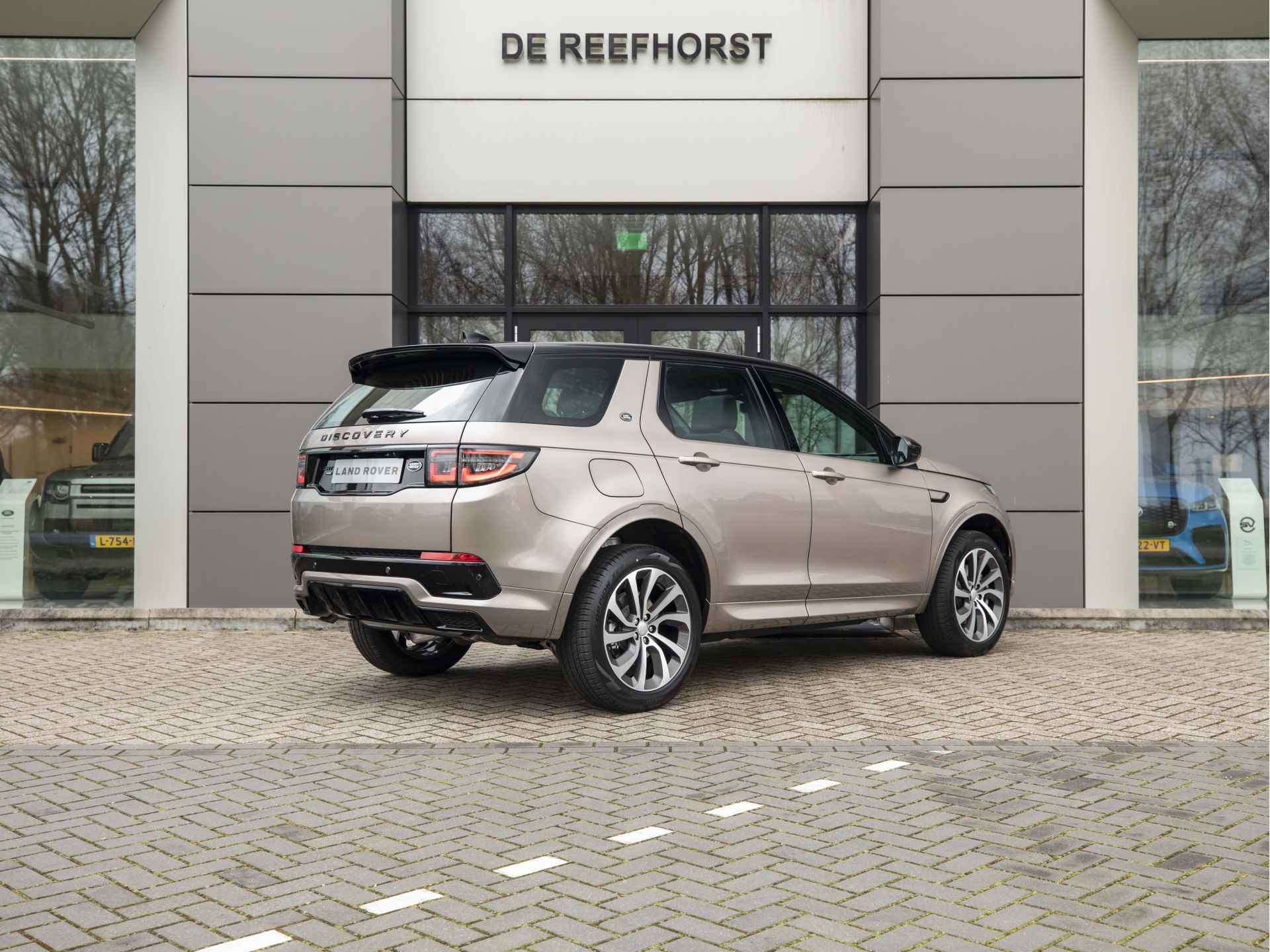 Land Rover Discovery Sport P300e R-Dynamic S | Light Oyster | Adaptive Cruise | Elek. Haak | LED - 10/59