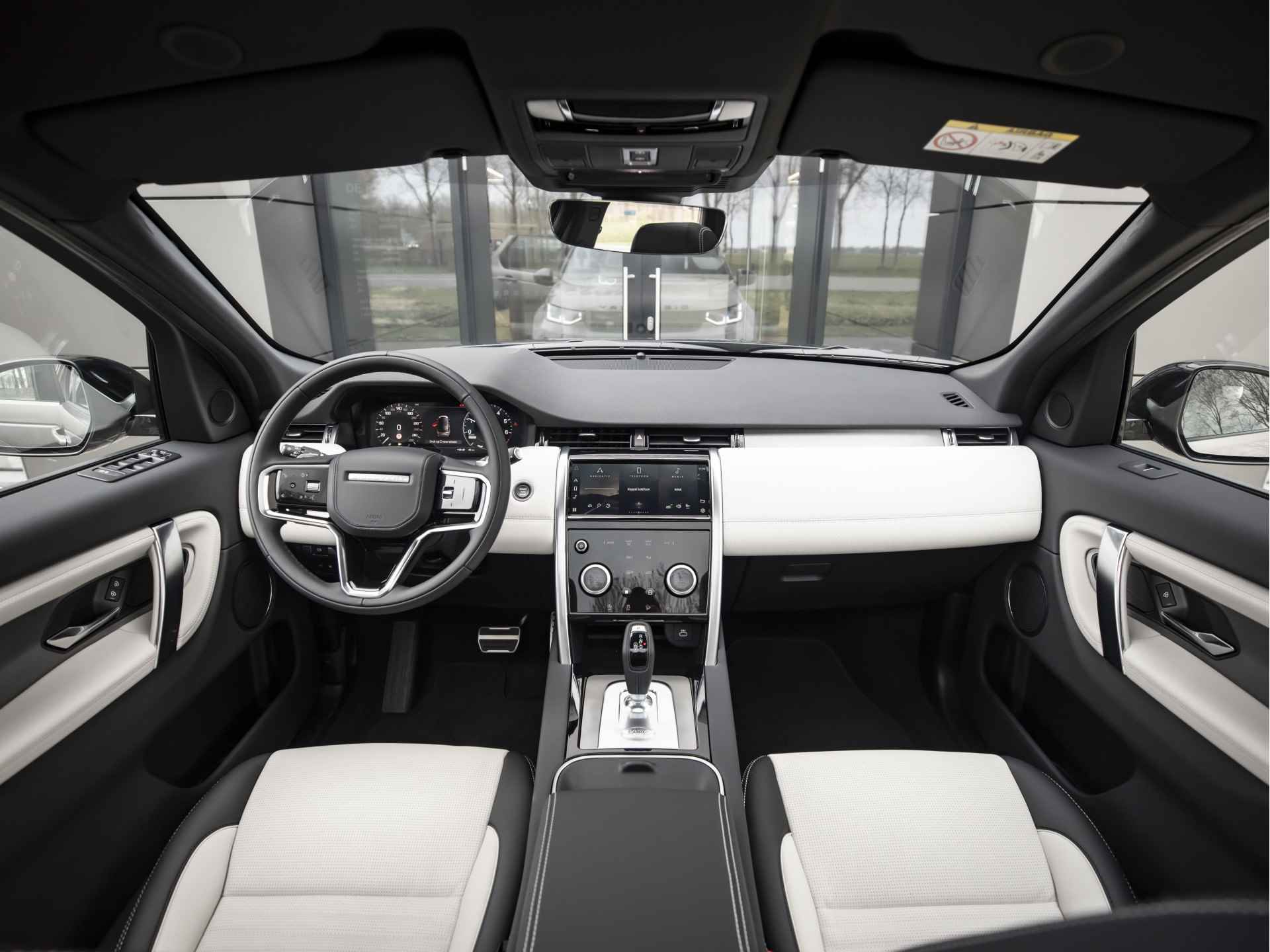 Land Rover Discovery Sport P300e R-Dynamic S | Light Oyster | Adaptive Cruise | Elek. Haak | LED - 11/59