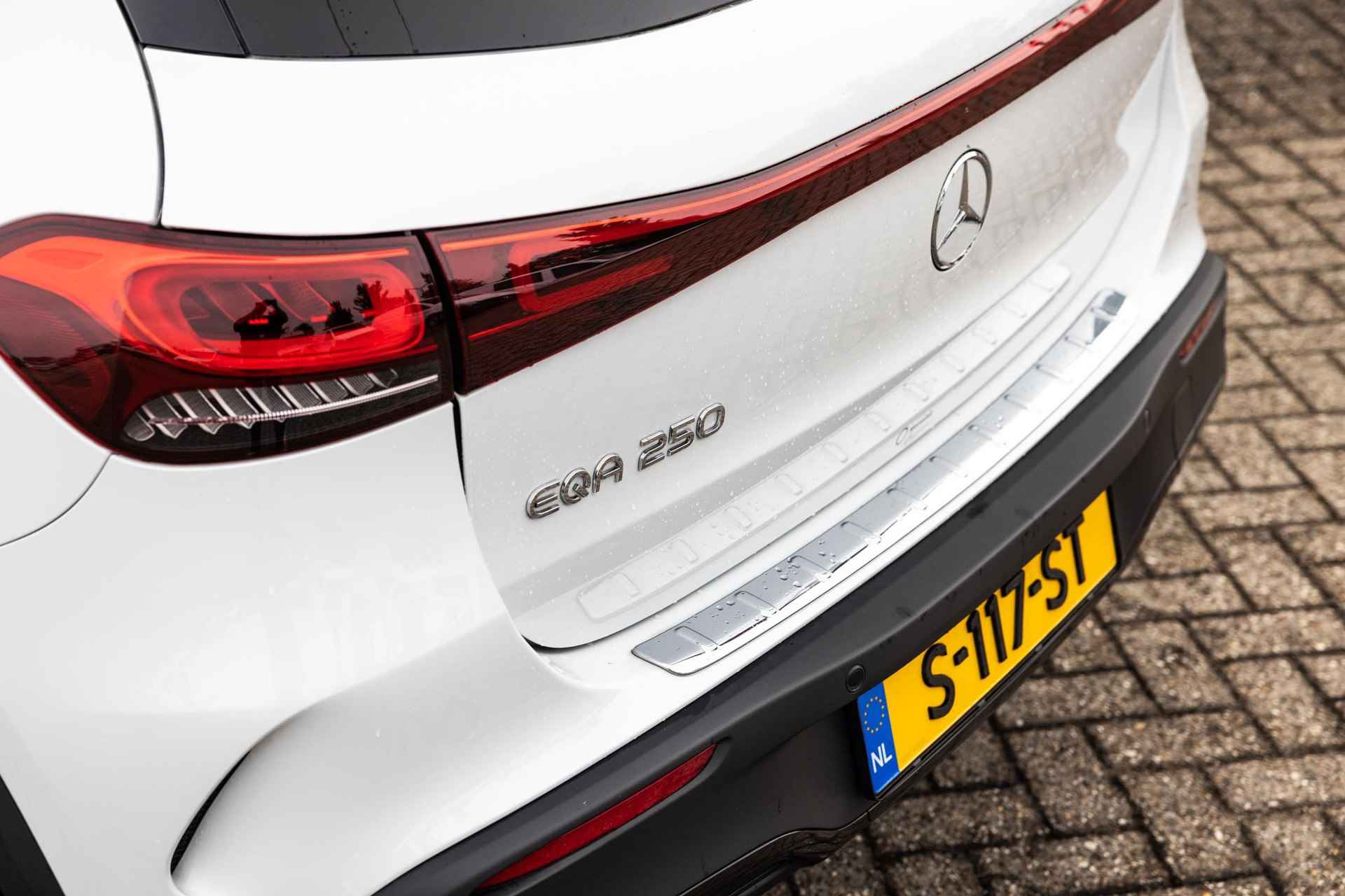 Mercedes-Benz EQA 250 AMG Line | Premium pakket | Rijassistentiepakket |  Achteruitrijcamera | Trekhaak | Stoelverwarming | Sfeerverlichting | Antidiefstalpakket URBAN GUARD Plus - 10/41