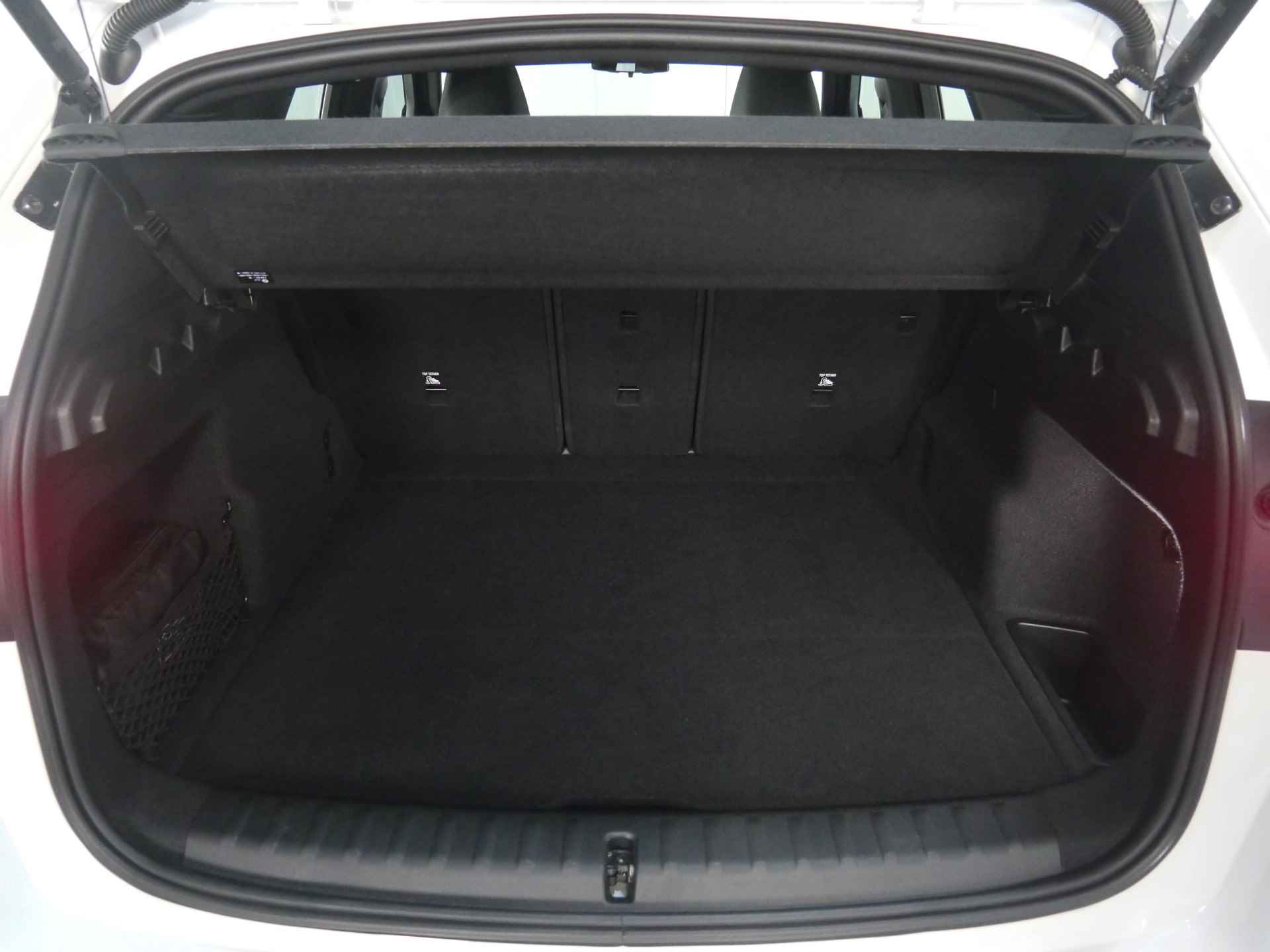 BMW iX1 eDrive20 M Sport / Trekhaak / Adaptief M Onderstel / Sportstoelen / Parking Assistant / Harman Kardon - 10/34