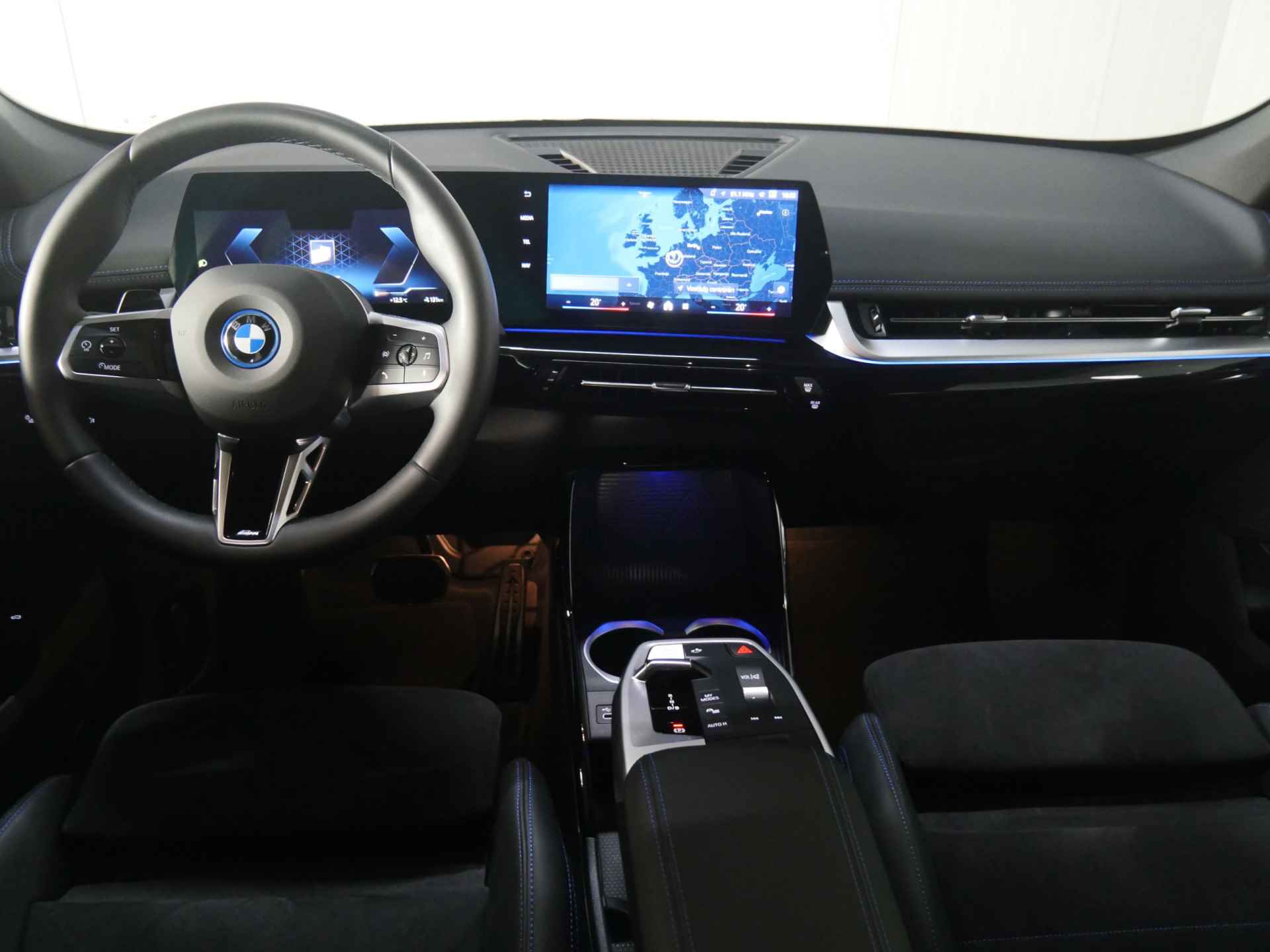 BMW iX1 eDrive20 M Sport / Trekhaak / Adaptief M Onderstel / Sportstoelen / Parking Assistant / Harman Kardon - 34/34