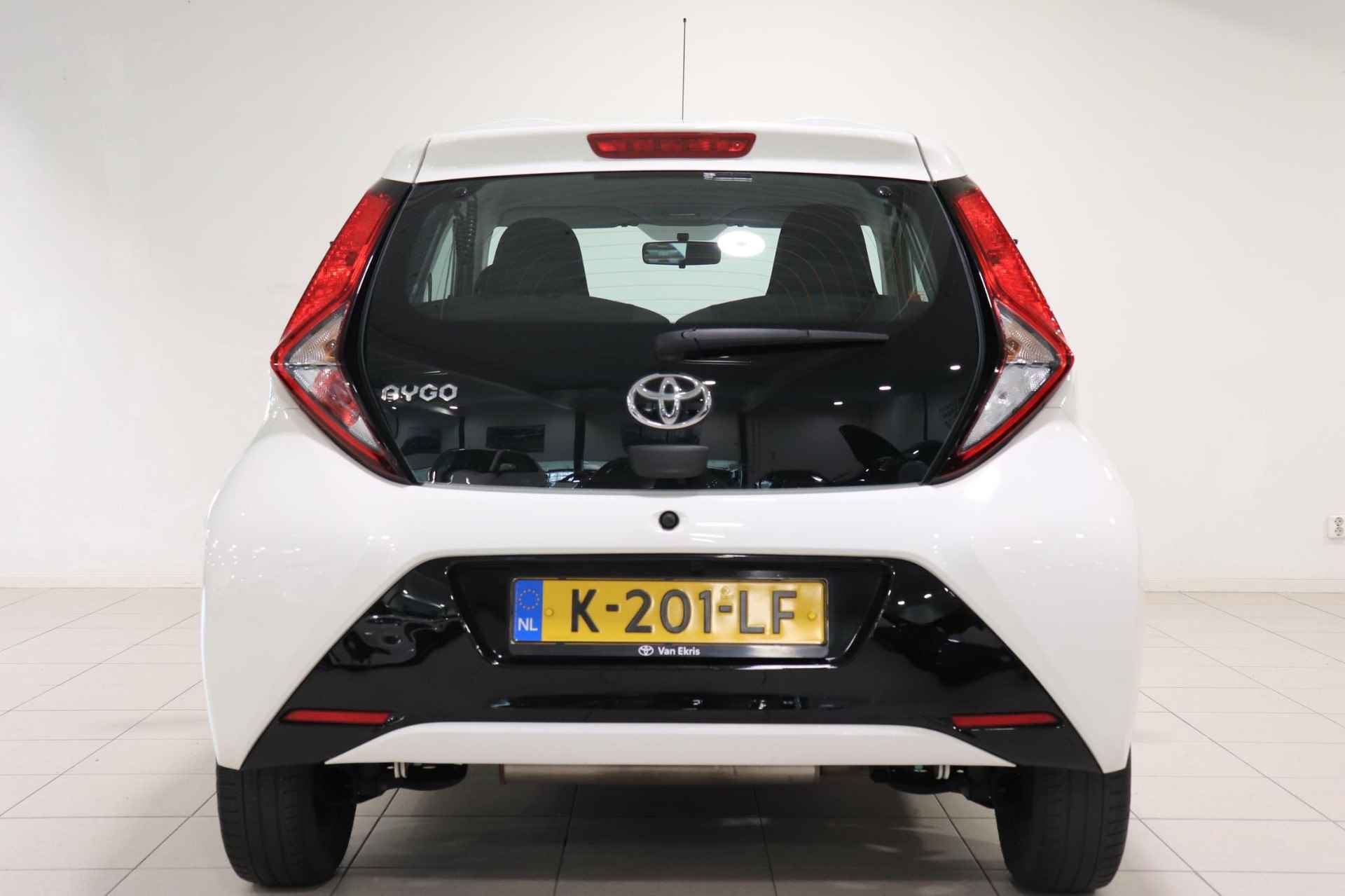 Toyota Aygo 1.0 VVT-i x-Play, Lm velgen, Apple Carplay/Android Auto, Airco, Bluetooth! - 4/36