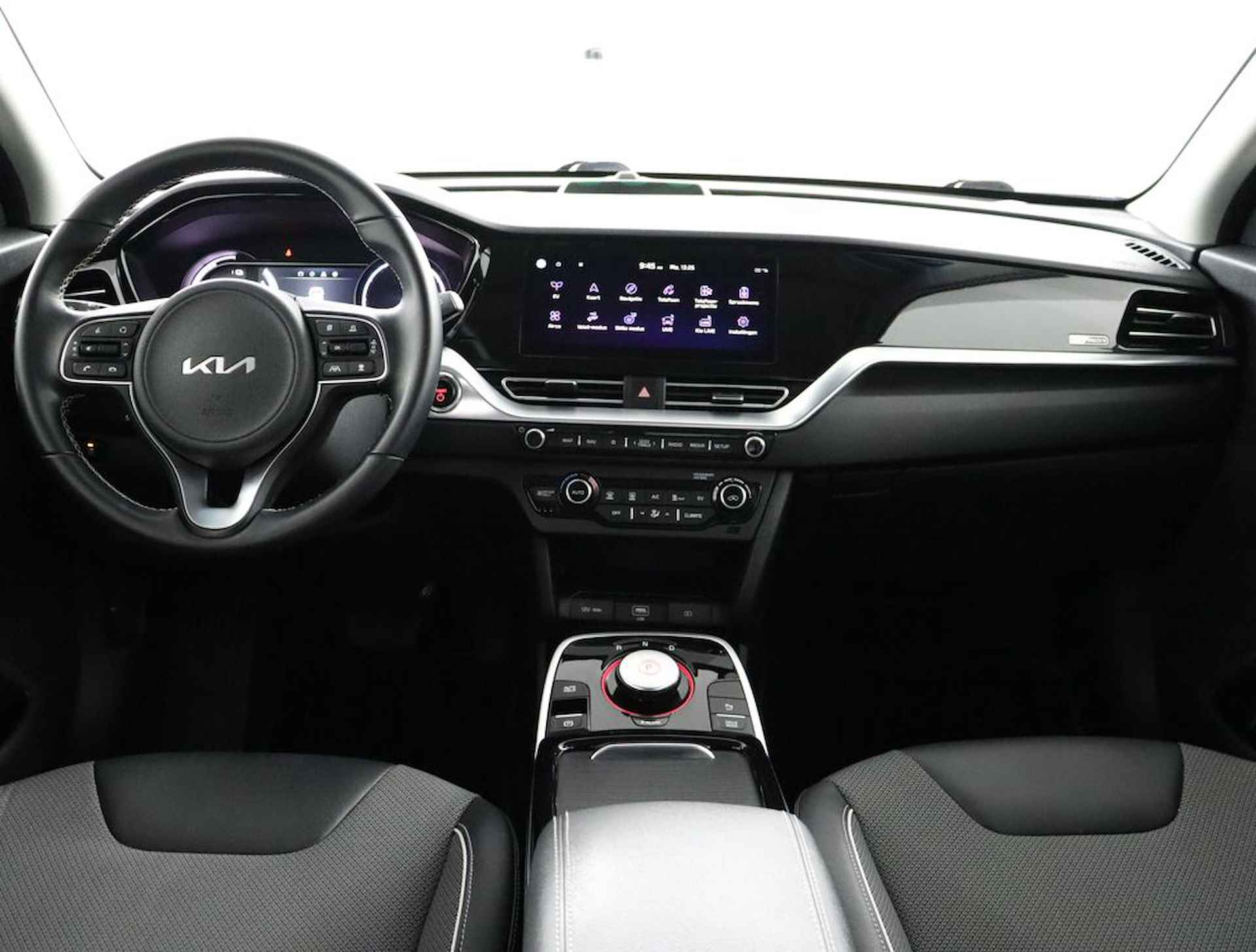 Kia e-Niro DynamicLine 64 kWh 3 Fase *€2000 Subsidie beschikbaar* - Apple CarPlay/Android Auto - Achteruitrijcamera - Adaptieve Cruise Control - Navigatie - Climate Control Fabrieksgarantie tot 05-2029 - 28/53