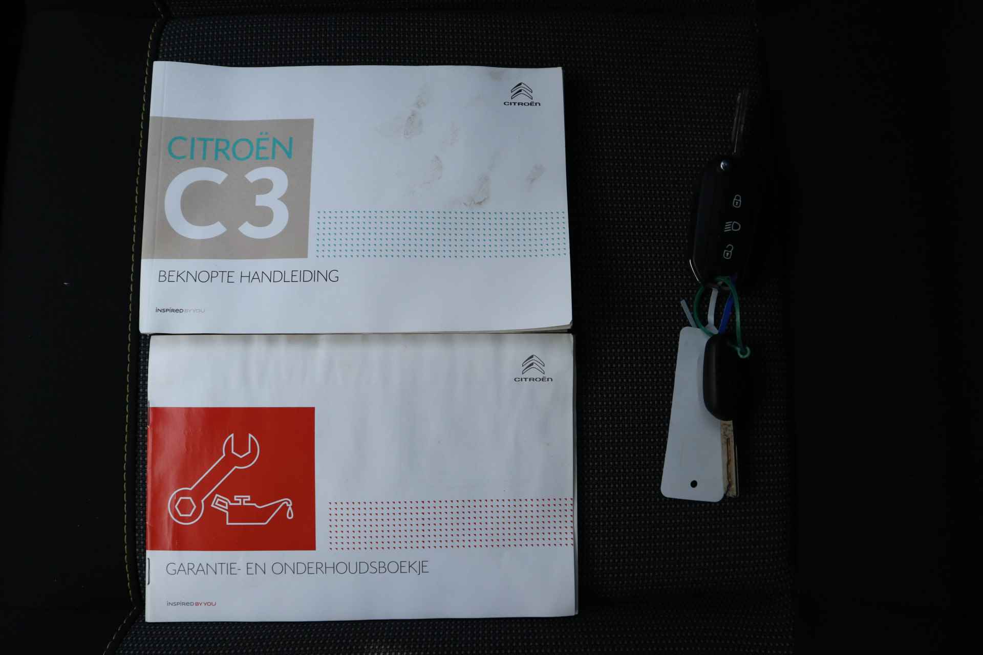 Citroën C3 1.2 PureTech S&S Feel Edition NL AUTO | CARPLAY | PDC | NAVI | - 28/30