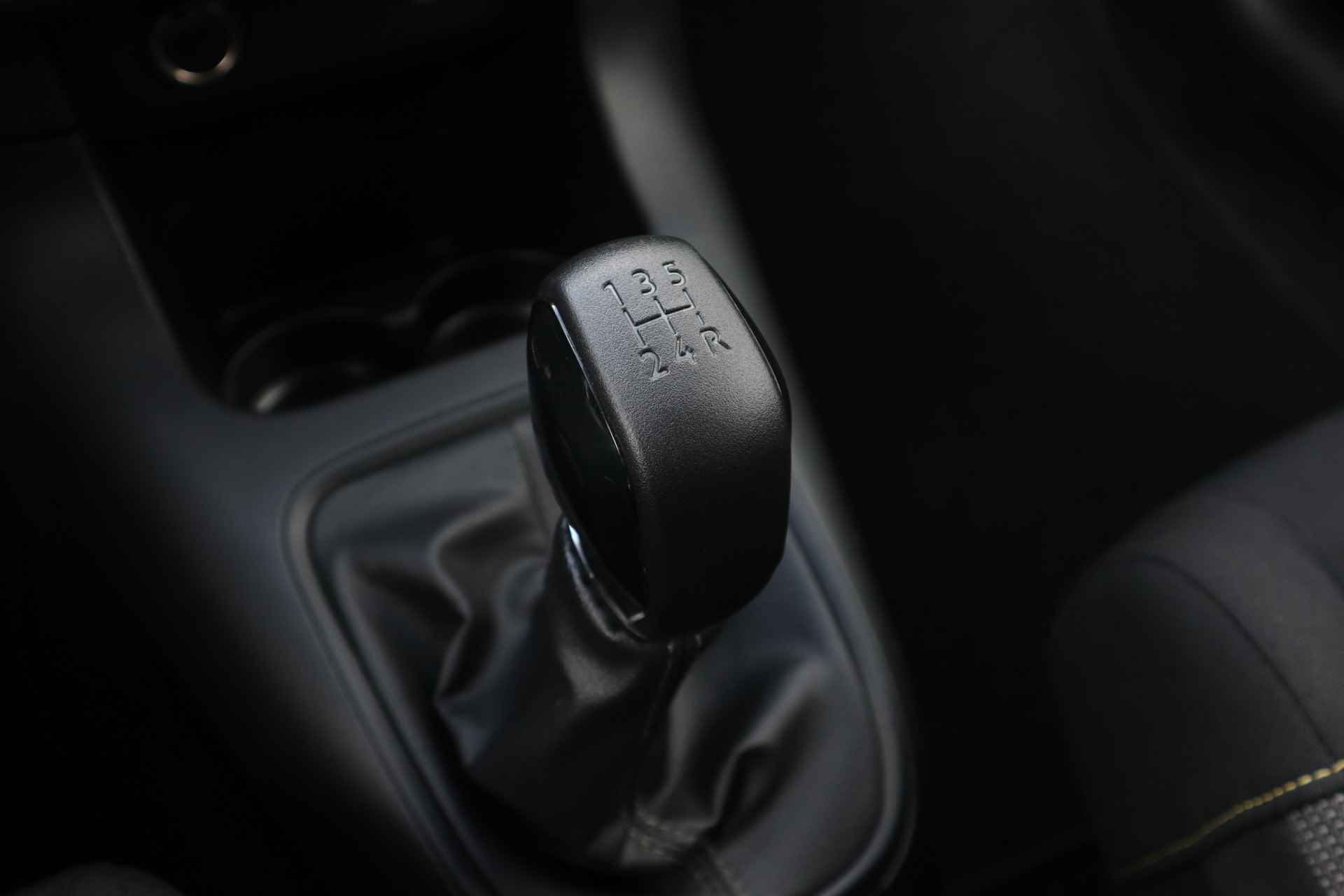 Citroën C3 1.2 PureTech S&S Feel Edition NL AUTO | CARPLAY | PDC | NAVI | 2de PINSTERDAG GEOPEND VAN 10:00 T/M 16:00 UUR - 16/30