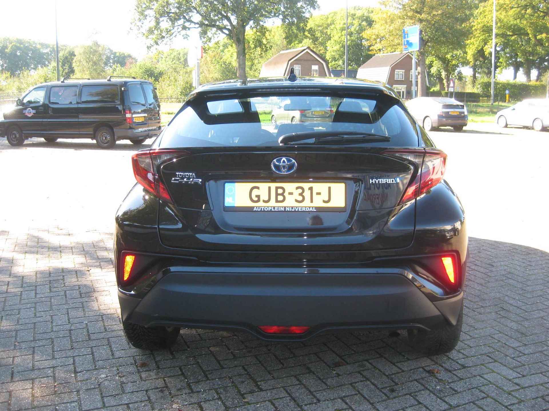 Toyota C-HR 1.8 Hybrid Business nette C-HR met navigatie,cruise control,achteruitrijcamera en all-seasons banden! - 7/17