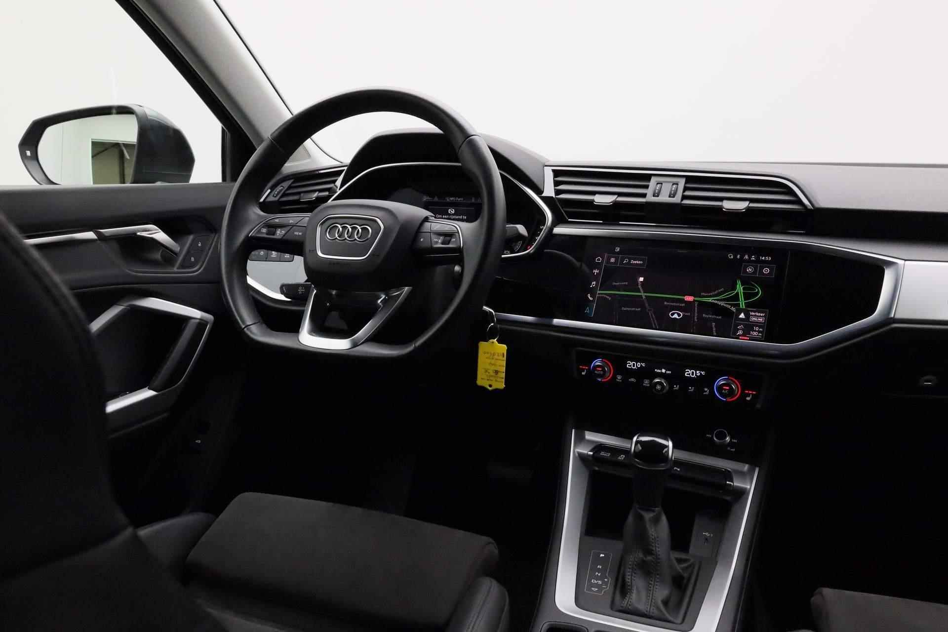 Audi Q3 Sportback 35 TFSI 150PK S-tronic Advanced Edition / S-Line | Navi | Trekhaak | LED | Camera | Leder/alcantara | 18 inch - 24/43