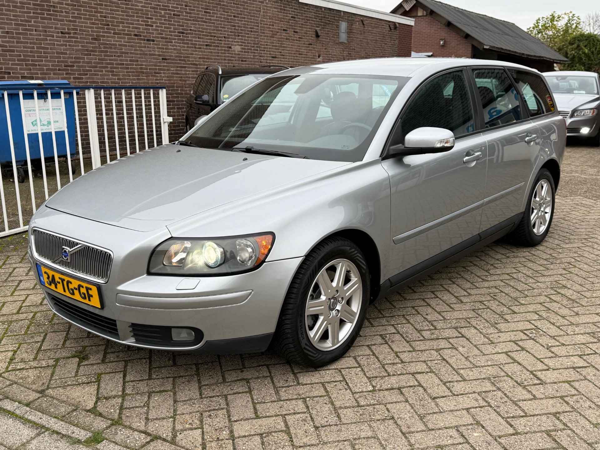 Volvo V50 2.4i 170 pk Geartronic Summum - 2/18