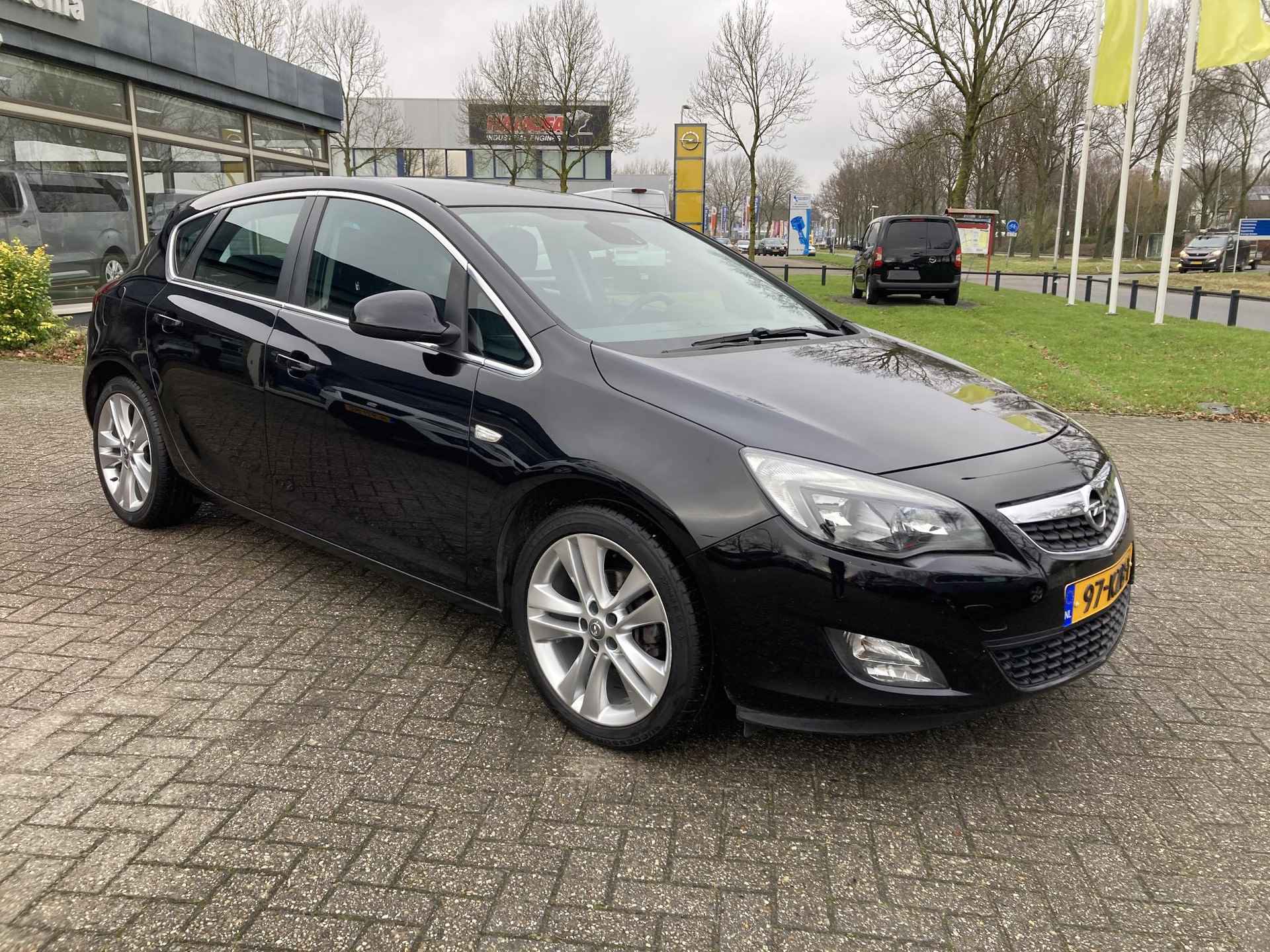 Opel Astra 1.4 Turbo 140Pk Sport 5-Deurs | ECC | Elektrisch Pakket | Cruise control | AGR Stoelen | 18"LM-Velgen | Afneembare Trekhaak | Dealer onderhouden - 4/45