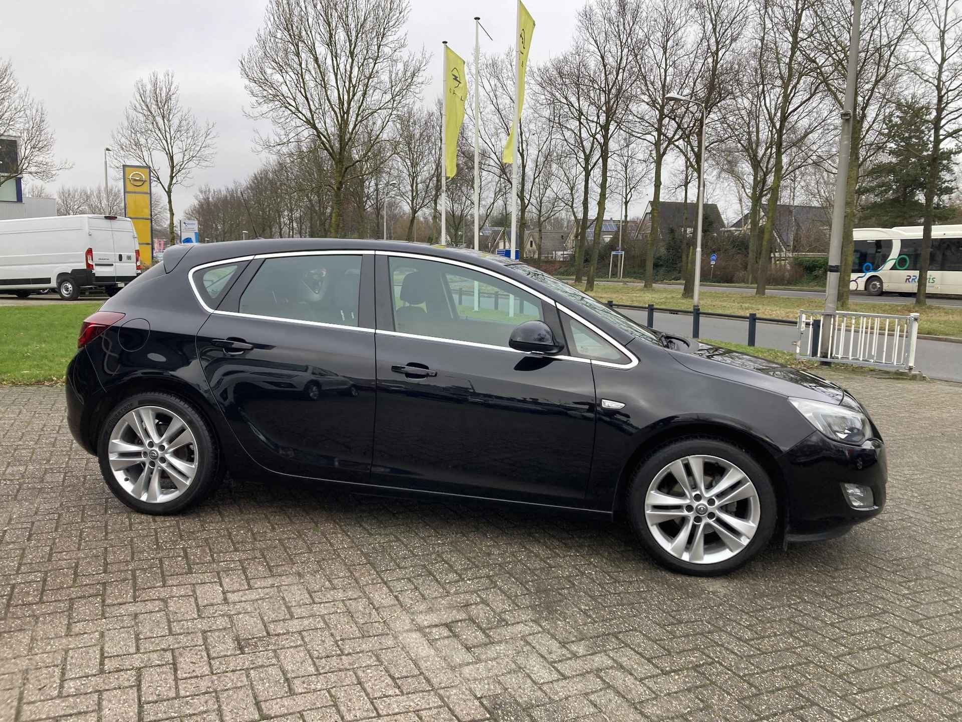 Opel Astra 1.4 Turbo 140Pk Sport 5-Deurs | ECC | Elektrisch Pakket | Cruise control | AGR Stoelen | 18"LM-Velgen | Afneembare Trekhaak | Dealer onderhouden - 10/45