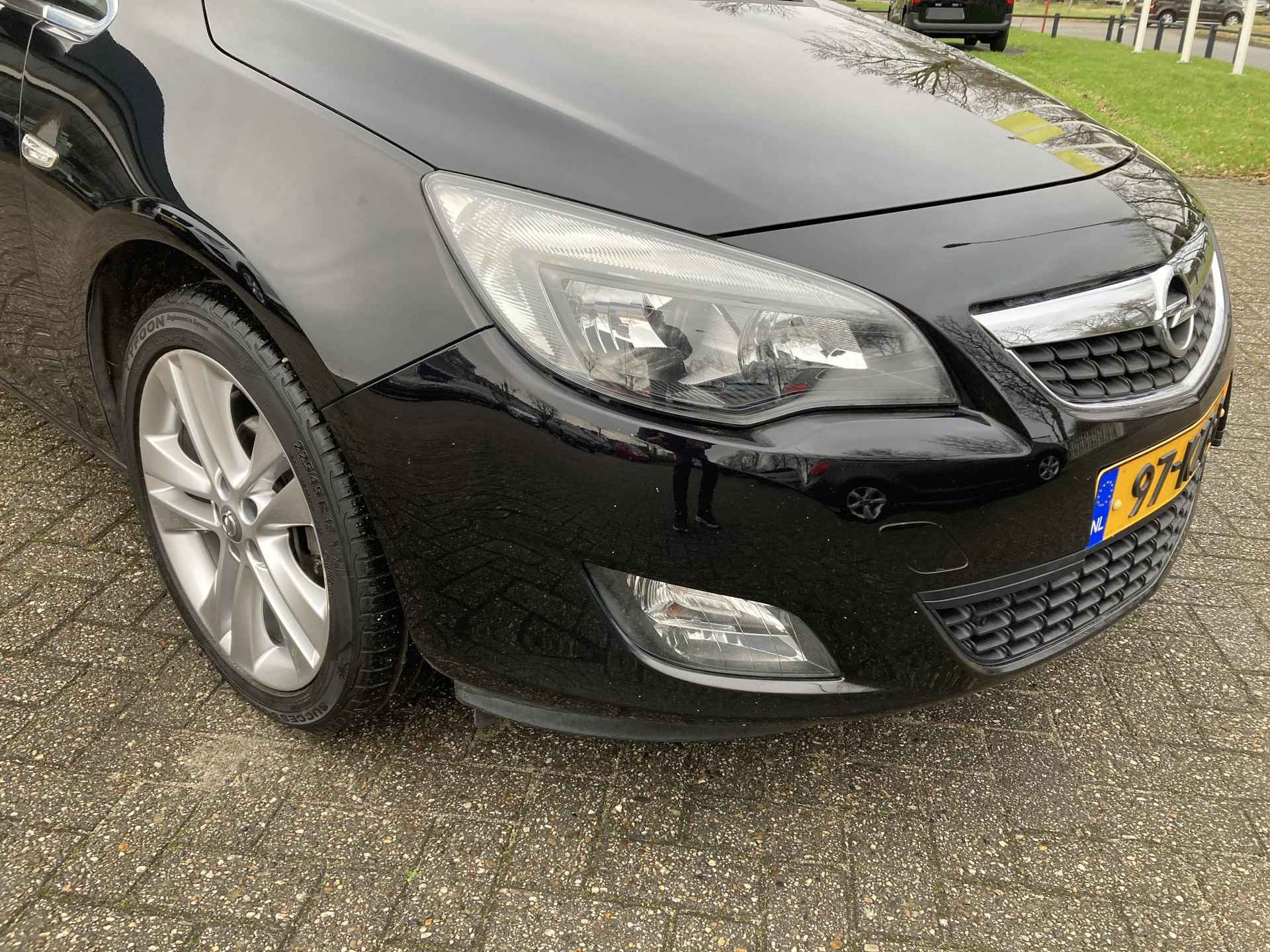 Opel Astra 1.4 Turbo 140Pk Sport 5-Deurs | ECC | Elektrisch Pakket | Cruise control | AGR Stoelen | 18"LM-Velgen | Afneembare Trekhaak | Dealer onderhouden - 17/45