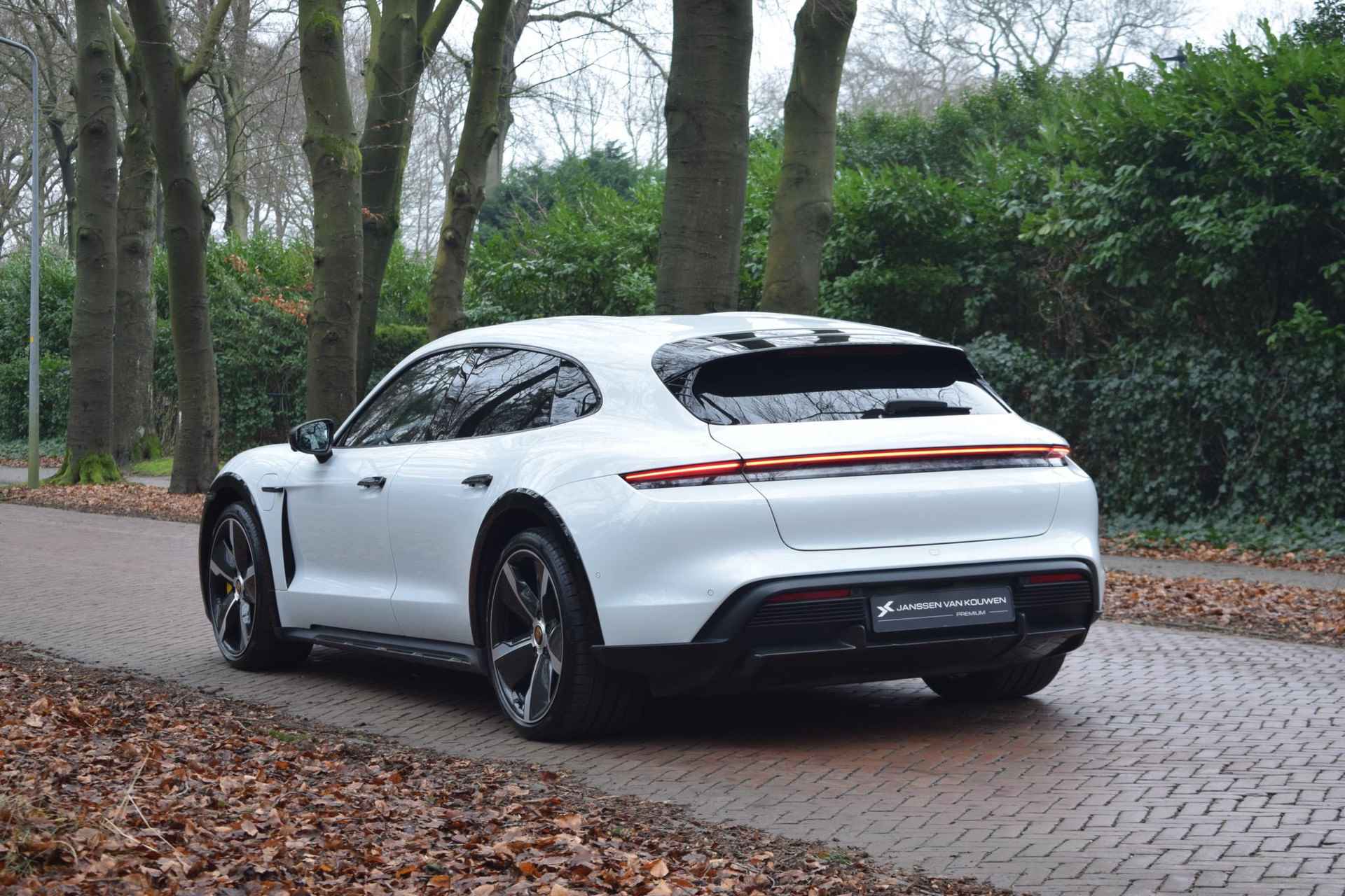 Porsche Taycan Cross Turismo Turbo S 93 kWh / Keramisch / Burmester / Carbon / Winterset - 36/122