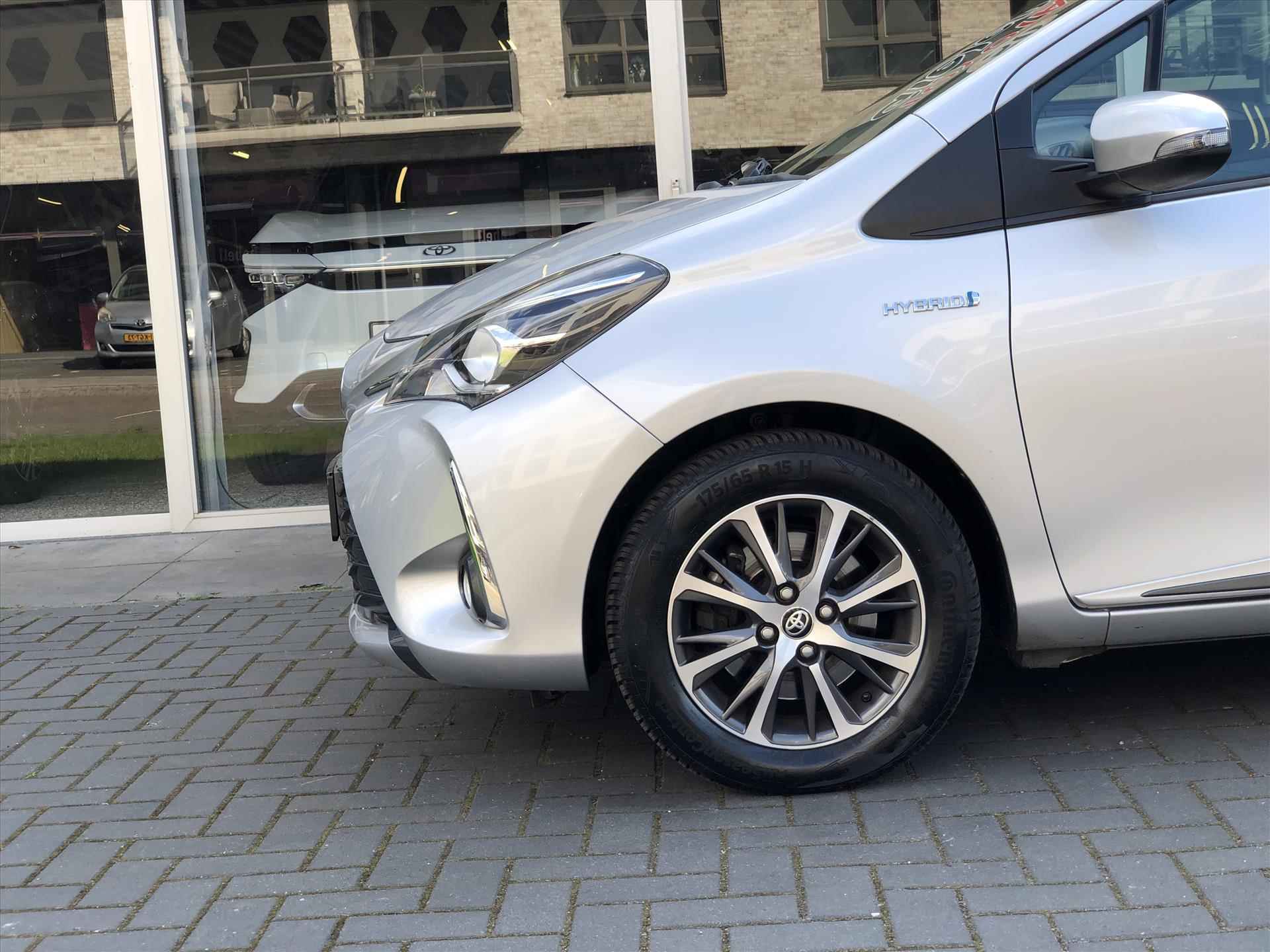 Toyota Yaris 1.5 Hybrid Y20 Exclusive | Navigatie, Parkeersensoren, Keyless, Lichtmetalen velgen, Privacy Glass, Camera - 12/42
