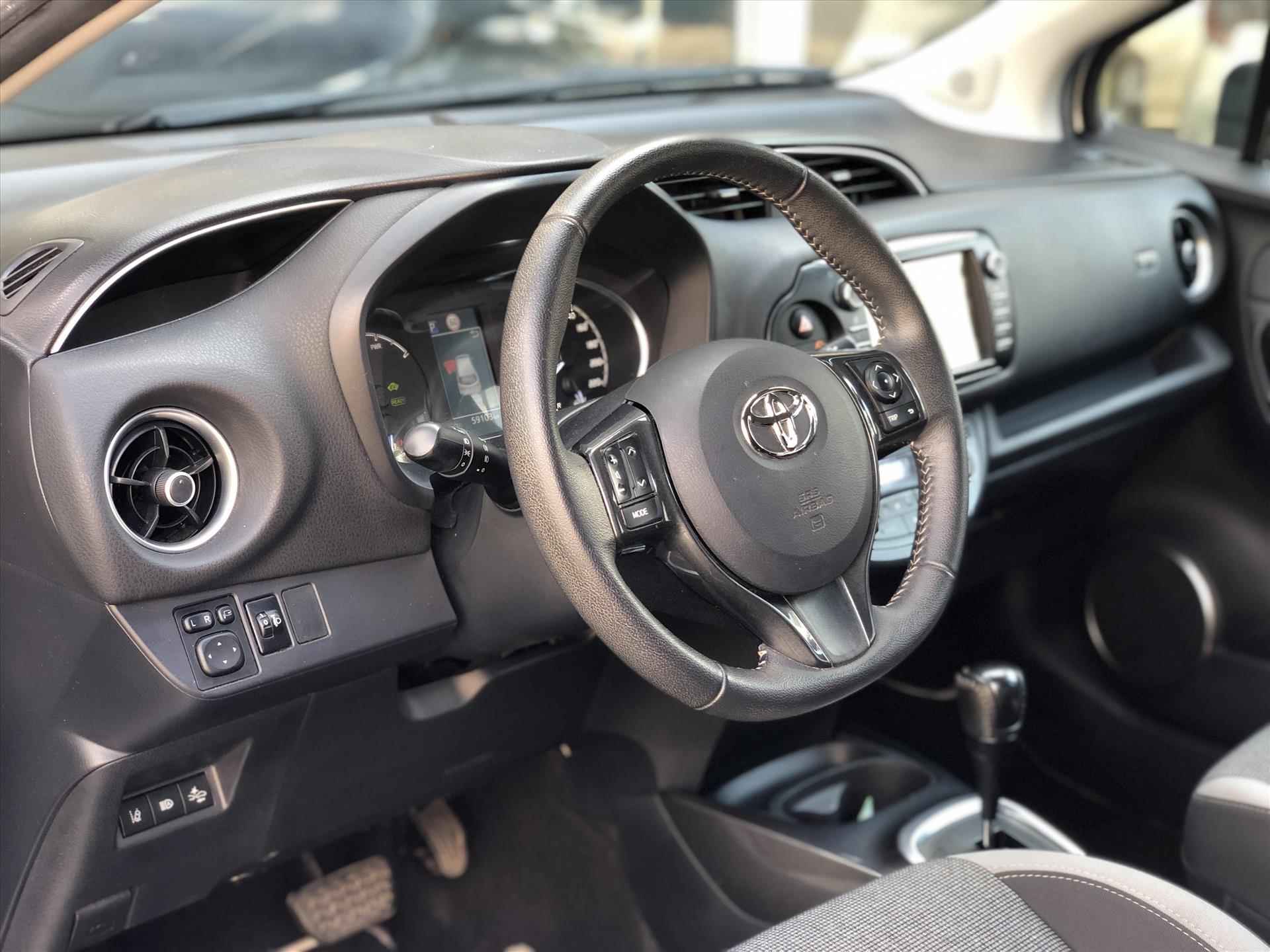 Toyota Yaris 1.5 Hybrid Y20 Exclusive | Navigatie, Parkeersensoren, Keyless, Lichtmetalen velgen, Privacy Glass, Camera - 16/42