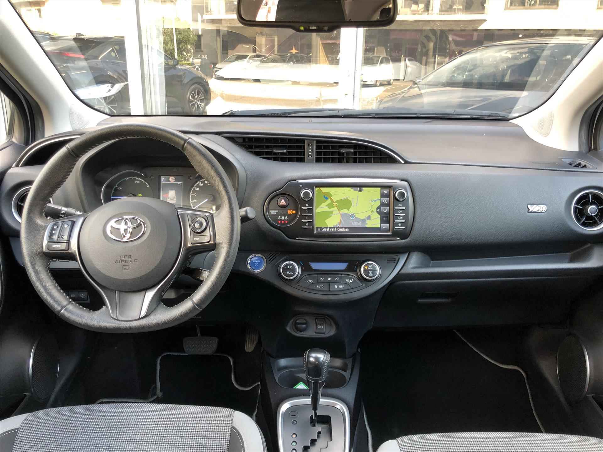Toyota Yaris 1.5 Hybrid Y20 Exclusive | Navigatie, Parkeersensoren, Keyless, Lichtmetalen velgen, Privacy Glass, Camera - 17/42