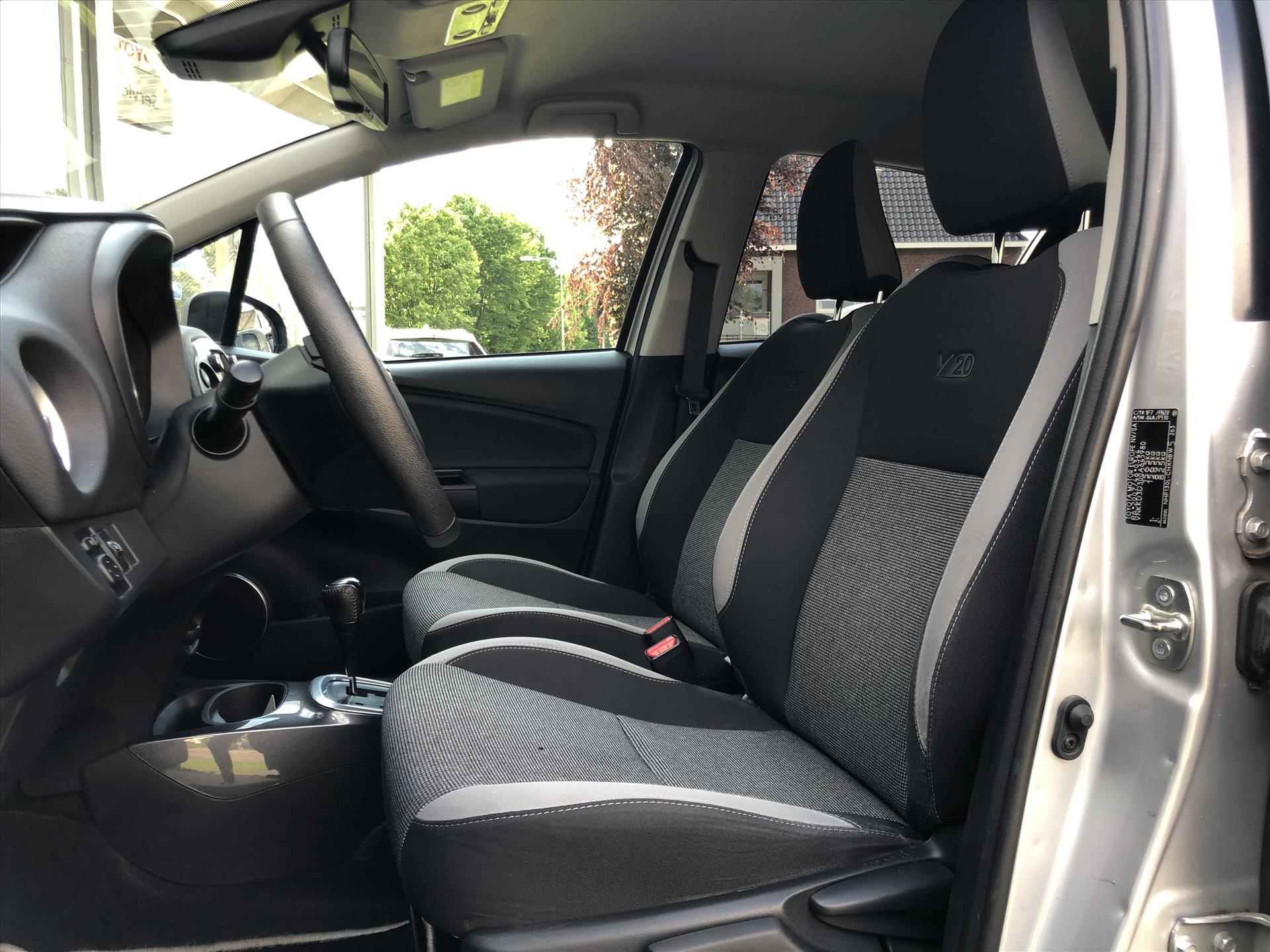 Toyota Yaris 1.5 Hybrid Y20 Exclusive | Navigatie, Parkeersensoren, Keyless, Lichtmetalen velgen, Privacy Glass, Camera - 20/42