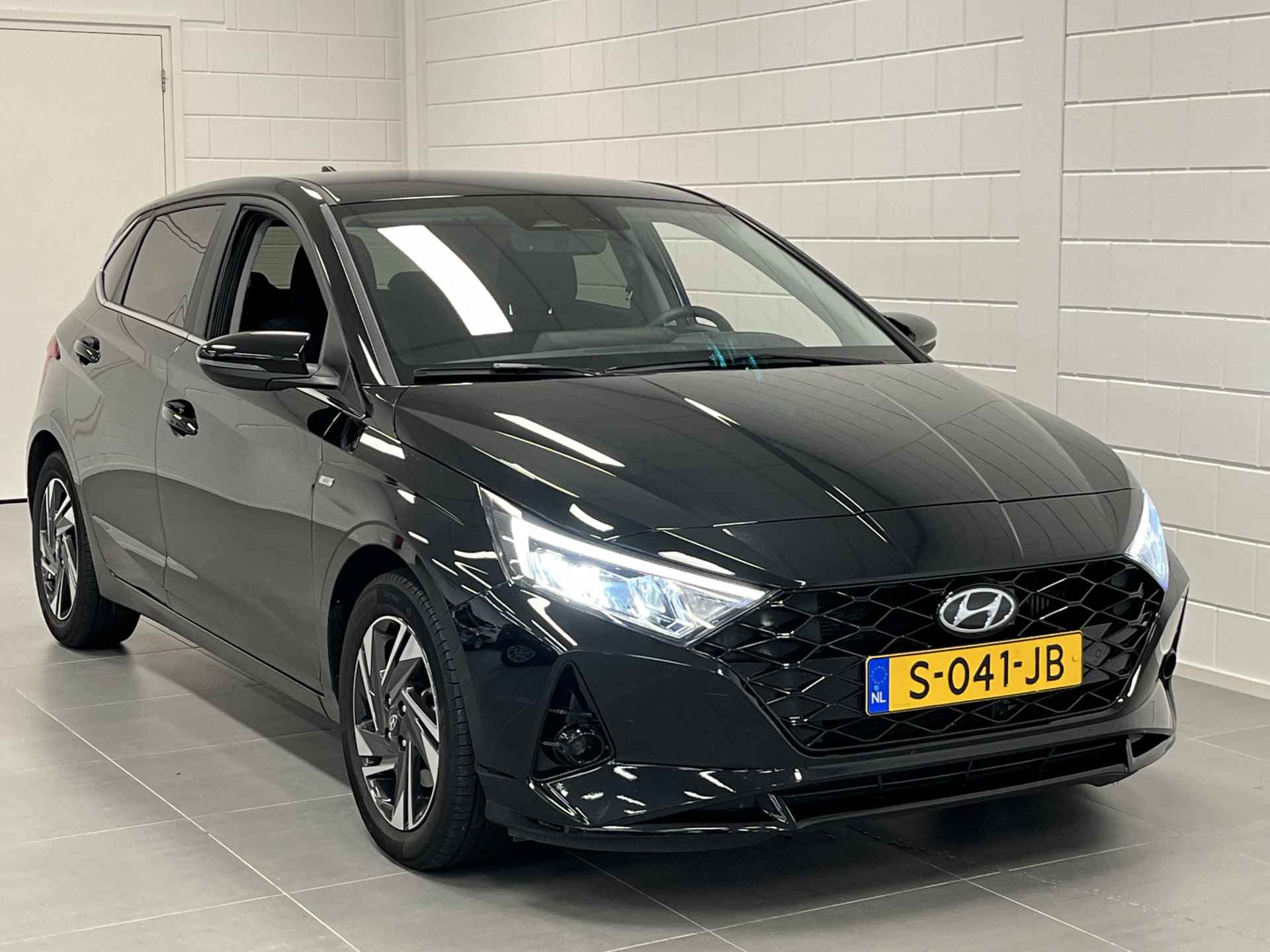 Hyundai i20 1.0 T-GDI Premium FULL LED | NAVIGATIE | BOSE AUDIO | ZEER COMPLETE AUTO! - 9/42