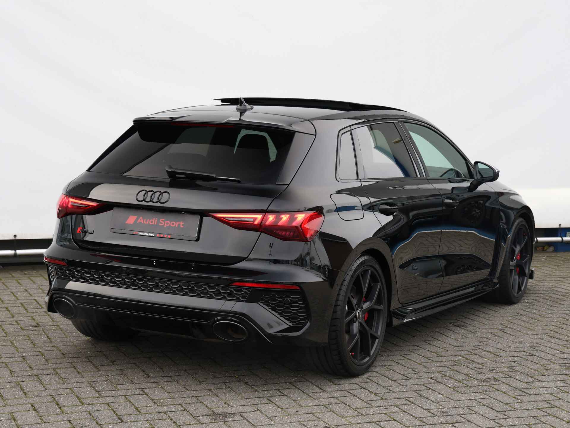 Audi RS3 Sportback 2.5 TFSI quattro 400pk | Keramisch | Pano | B&O | Head-up | 290km/u | Dodehoekdetectie | Adaptive cruise | Stoelverwarming | Keyless - 5/55