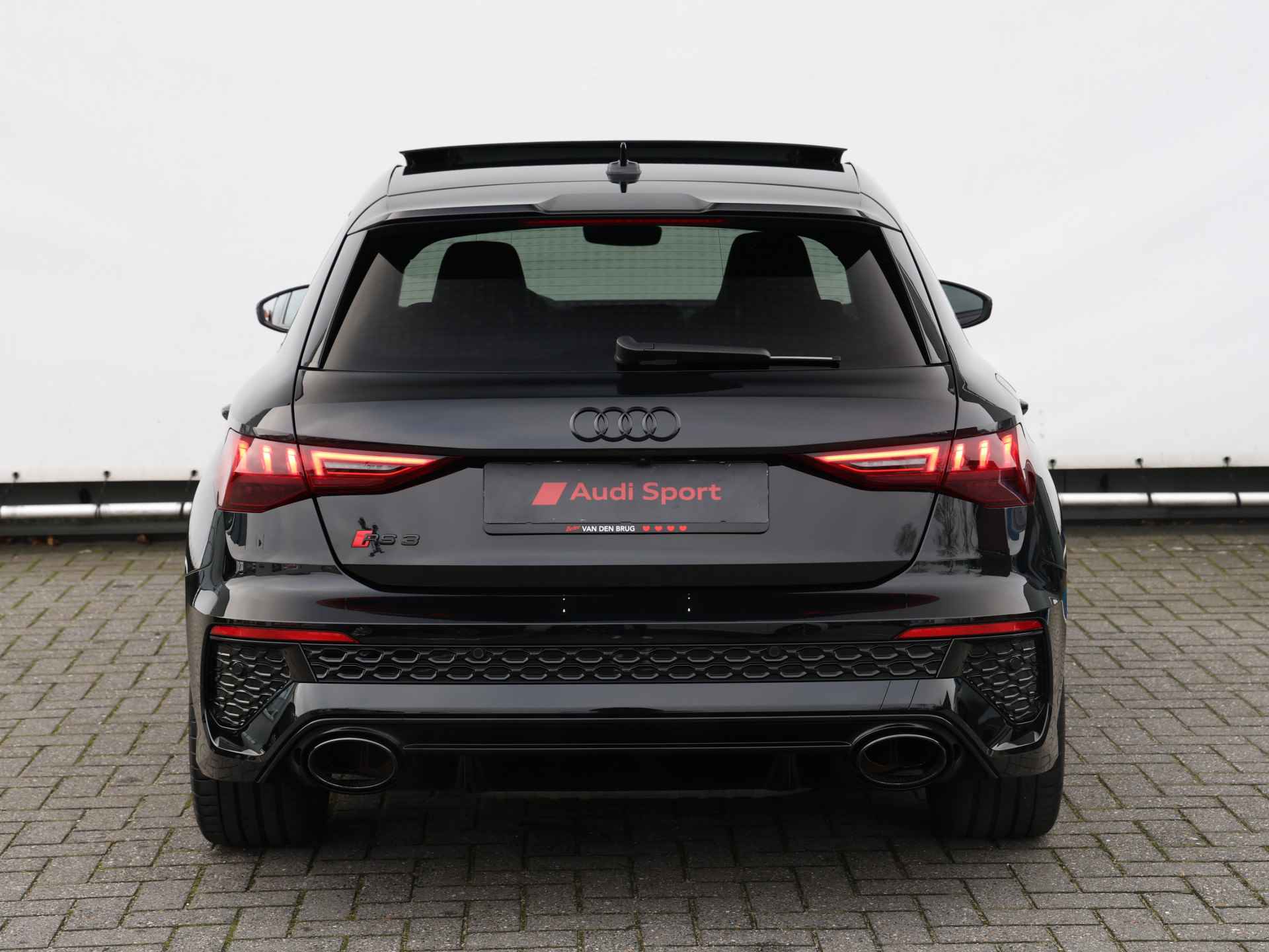 Audi RS3 Sportback 2.5 TFSI quattro 400pk | Keramisch | Pano | B&O | Head-up | 290km/u | Dodehoekdetectie | Adaptive cruise | Stoelverwarming | Keyless - 6/55