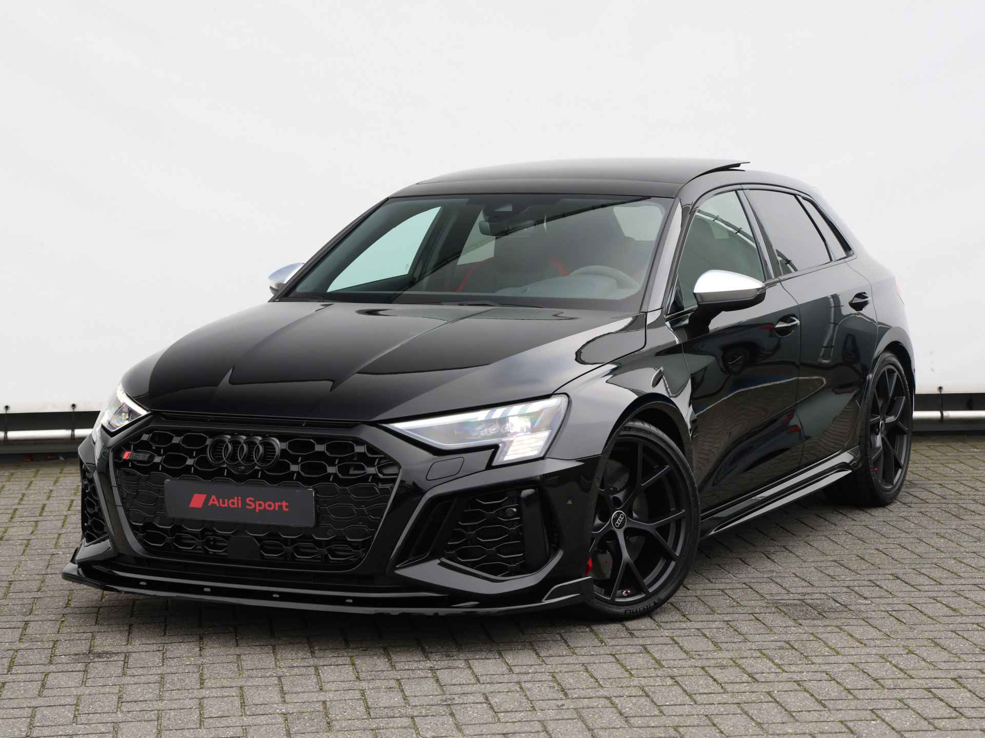 Audi RS3 Sportback 2.5 TFSI quattro 400pk | Keramisch | Pano | B&O | Head-up | 290km/u | Dodehoekdetectie | Adaptive cruise | Stoelverwarming | Keyless - 15/55