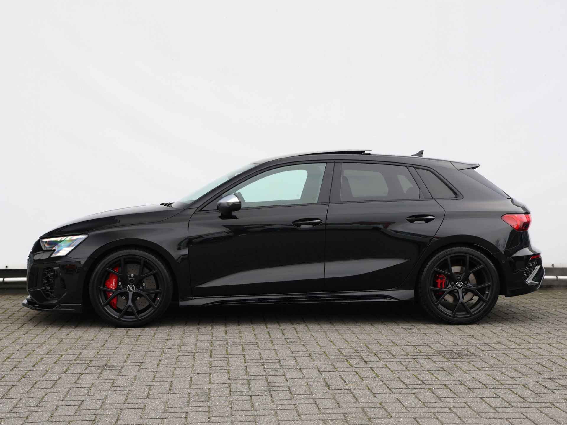 Audi RS3 Sportback 2.5 TFSI quattro 400pk | Keramisch | Pano | B&O | Head-up | 290km/u | Dodehoekdetectie | Adaptive cruise | Stoelverwarming | Keyless - 16/55