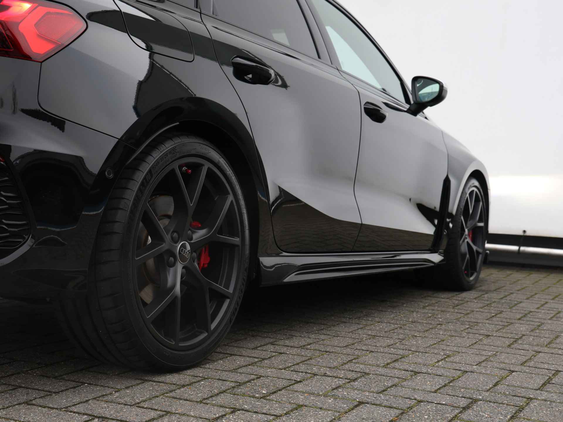 Audi RS3 Sportback 2.5 TFSI quattro 400pk | Keramisch | Pano | B&O | Head-up | 290km/u | Dodehoekdetectie | Adaptive cruise | Stoelverwarming | Keyless - 23/55