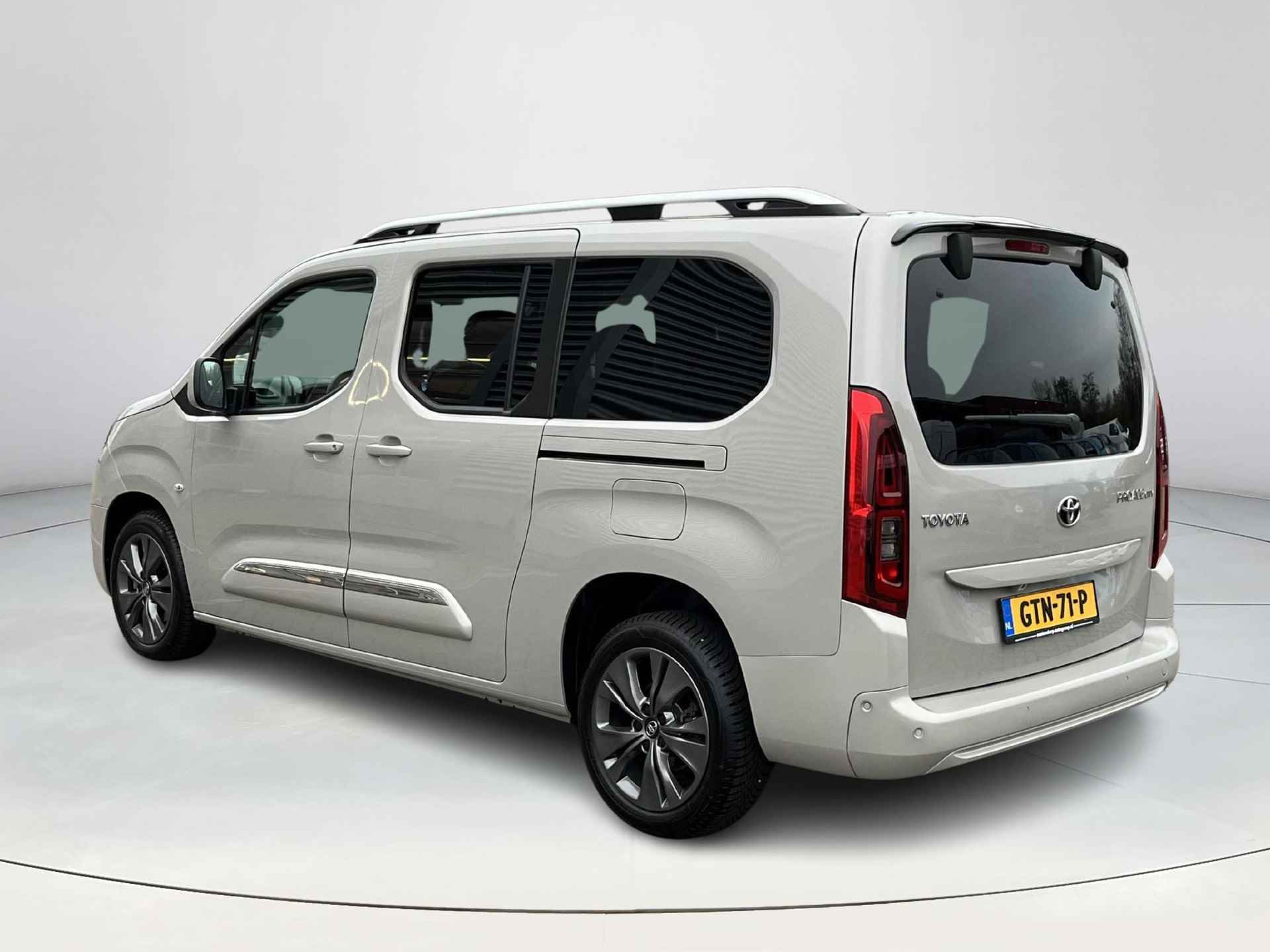 Toyota PROACE CITY Verso 1.2 Turbo Dynamic Long 7p. All-inprijs | Automaat | Adaptive Cruisecontrol | Camera achter - 4/26