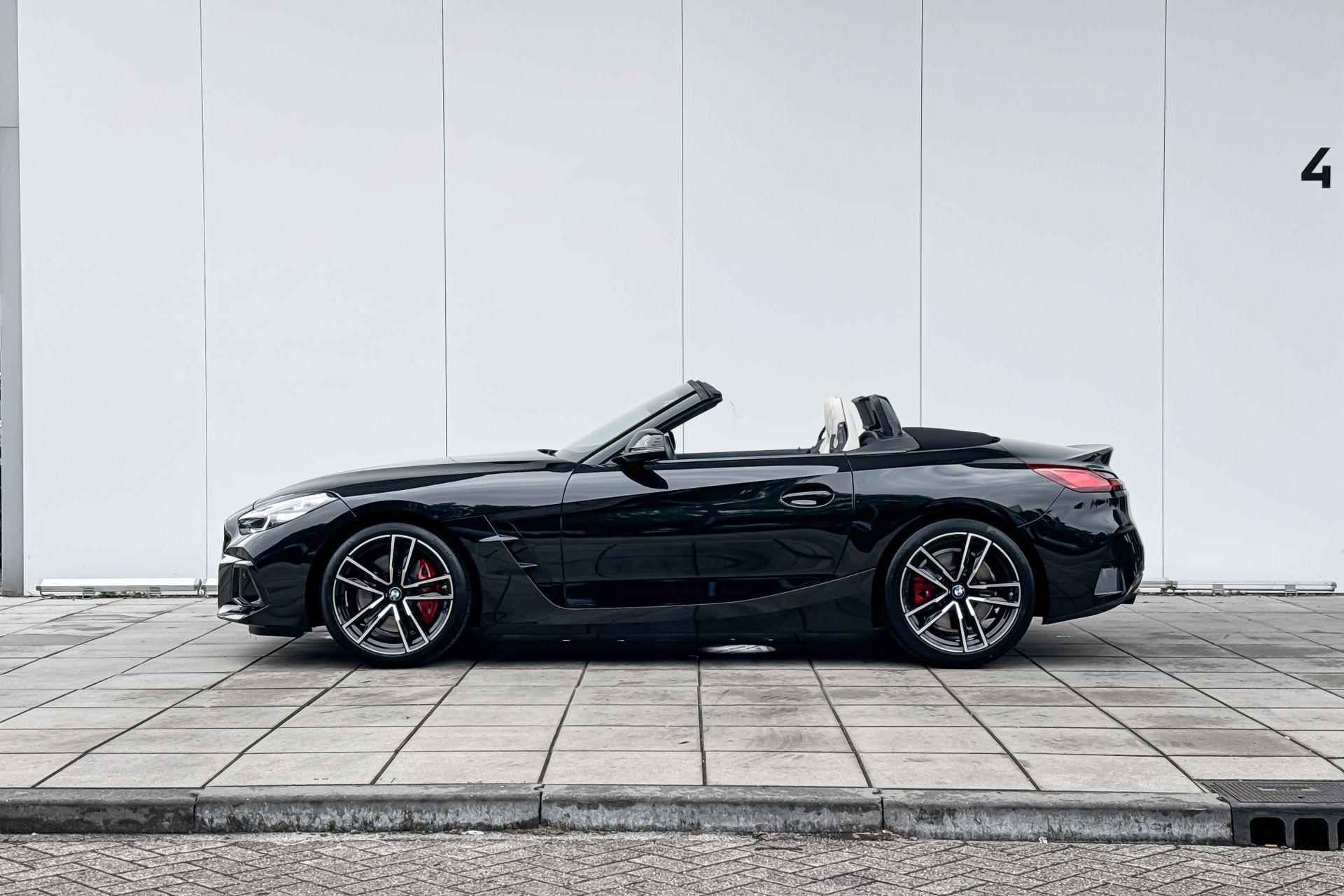 BMW Z4 sDrive20i High Executive M-Sport 19 Inch / Comfort Acces / Windscherm / Dimmende Binnen & Buitenspiegel / Driving Assistant / Harman Kardon / Stoelverwarming - 2/22