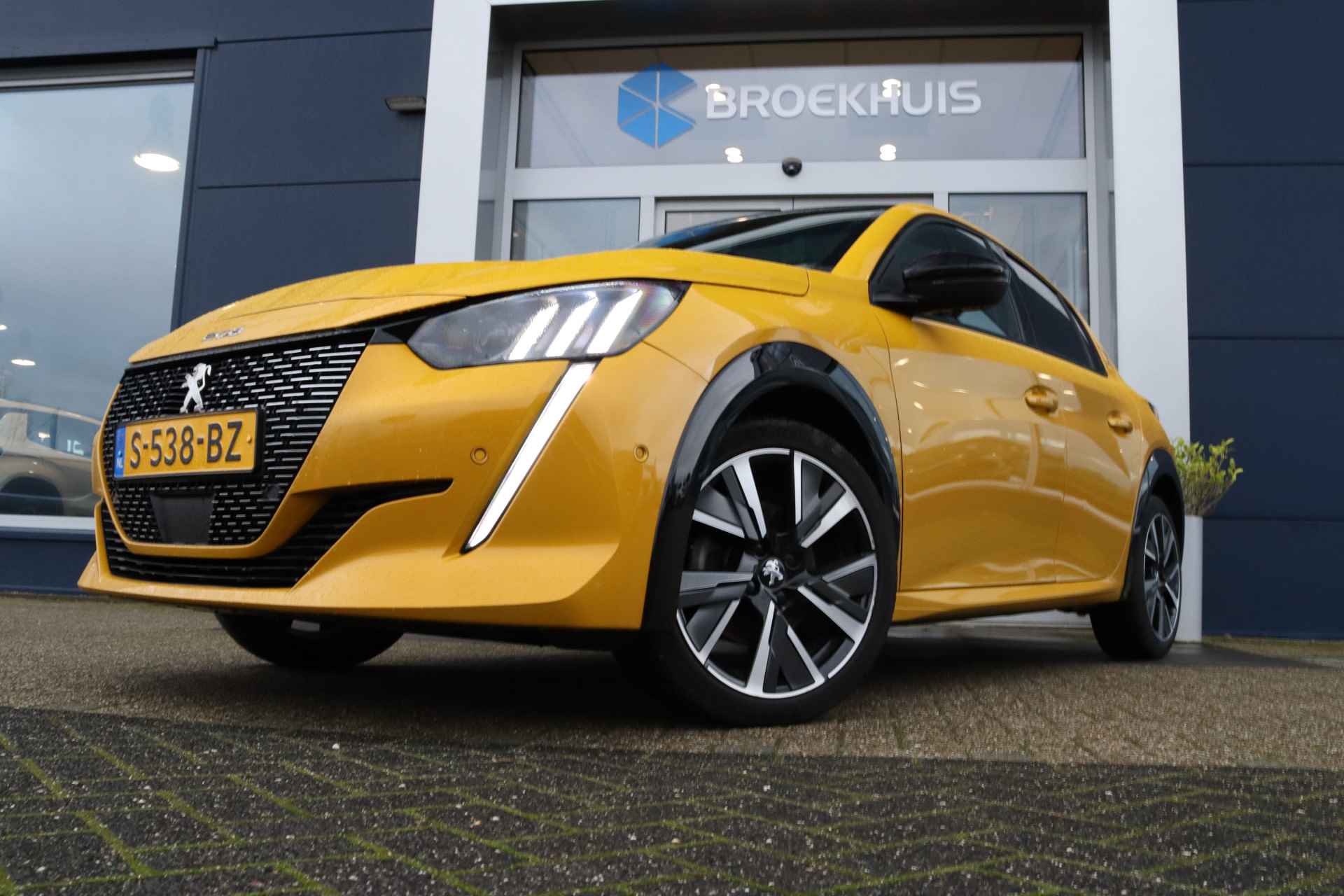 Peugeot 208 1.2 PureTech GT | Pano | Camera | Cruise Control | Navi | Climate | Carplay | Dodehoekbewaking - 7/39