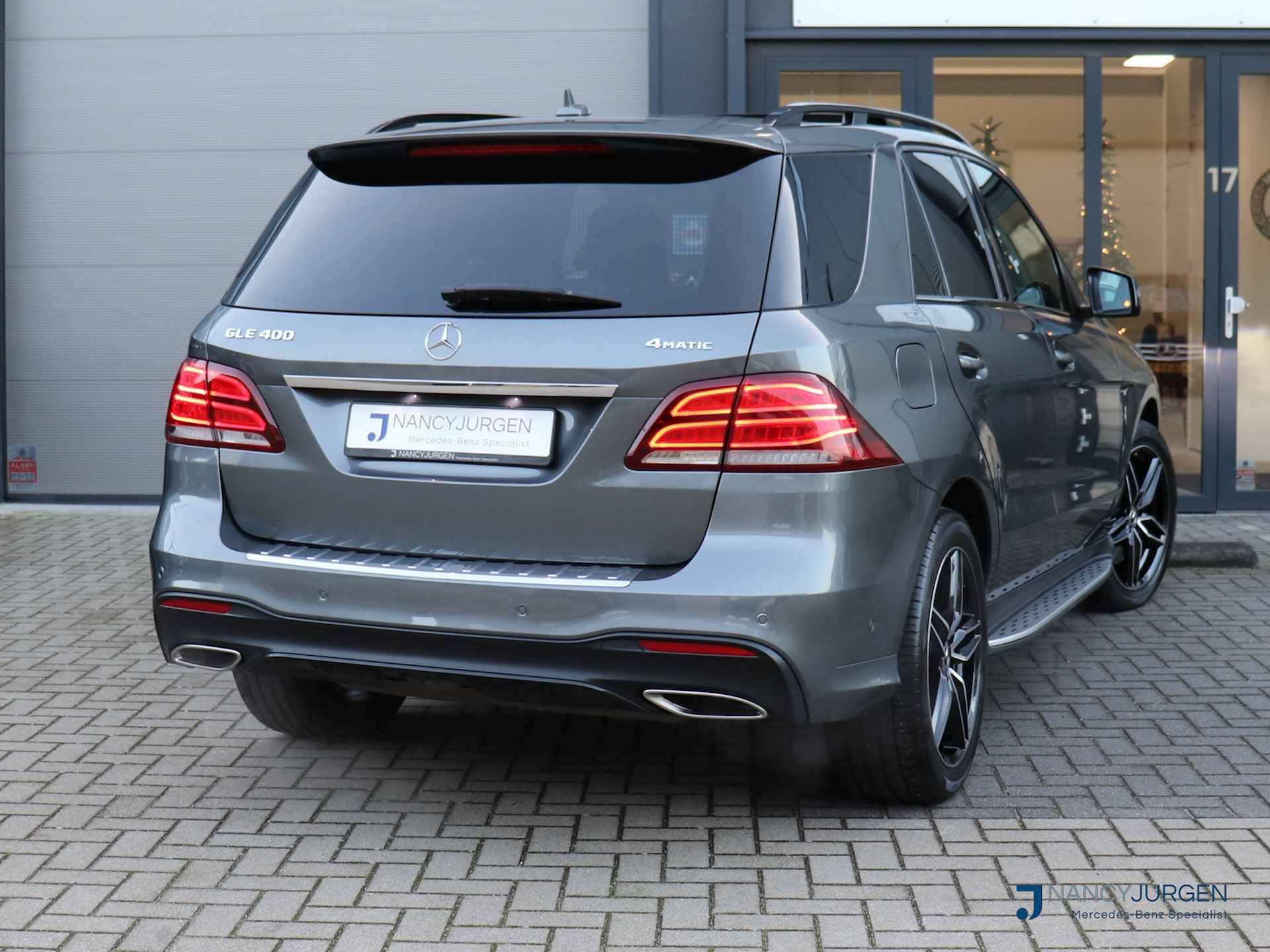 Mercedes-Benz GLE 400 4MATIC AMG | Sport Ed. | Achteruitrij Camera | Airmatic DC | Apple Car Play | Comand | ECC | Night Pakket | Volleder | LED | Trekhaak | Volledig Dealeronderhouden | 1e Eigenaar - 2/55