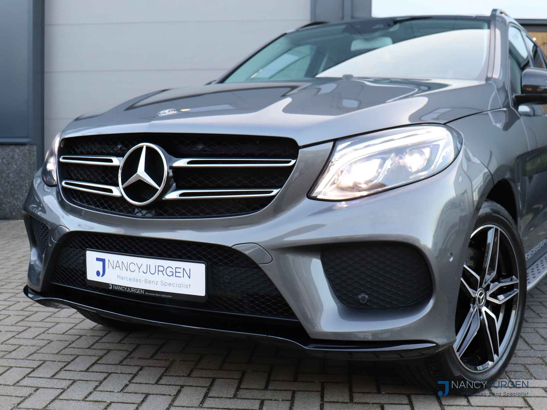 Mercedes-Benz GLE 400 4MATIC AMG | Sport Ed. | Achteruitrij Camera | Airmatic DC | Apple Car Play | Comand | ECC | Night Pakket | Volleder | LED | Trekhaak | Volledig Dealeronderhouden | 1e Eigenaar - 10/55