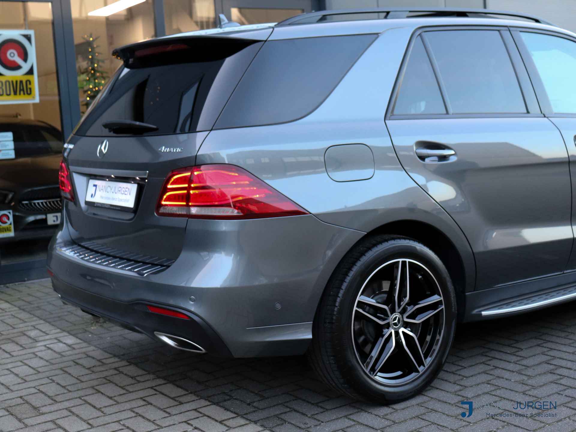 Mercedes-Benz GLE 400 4MATIC AMG | Sport Ed. | Achteruitrij Camera | Airmatic DC | Apple Car Play | Comand | ECC | Night Pakket | Volleder | LED | Trekhaak | Volledig Dealeronderhouden | 1e Eigenaar - 47/55